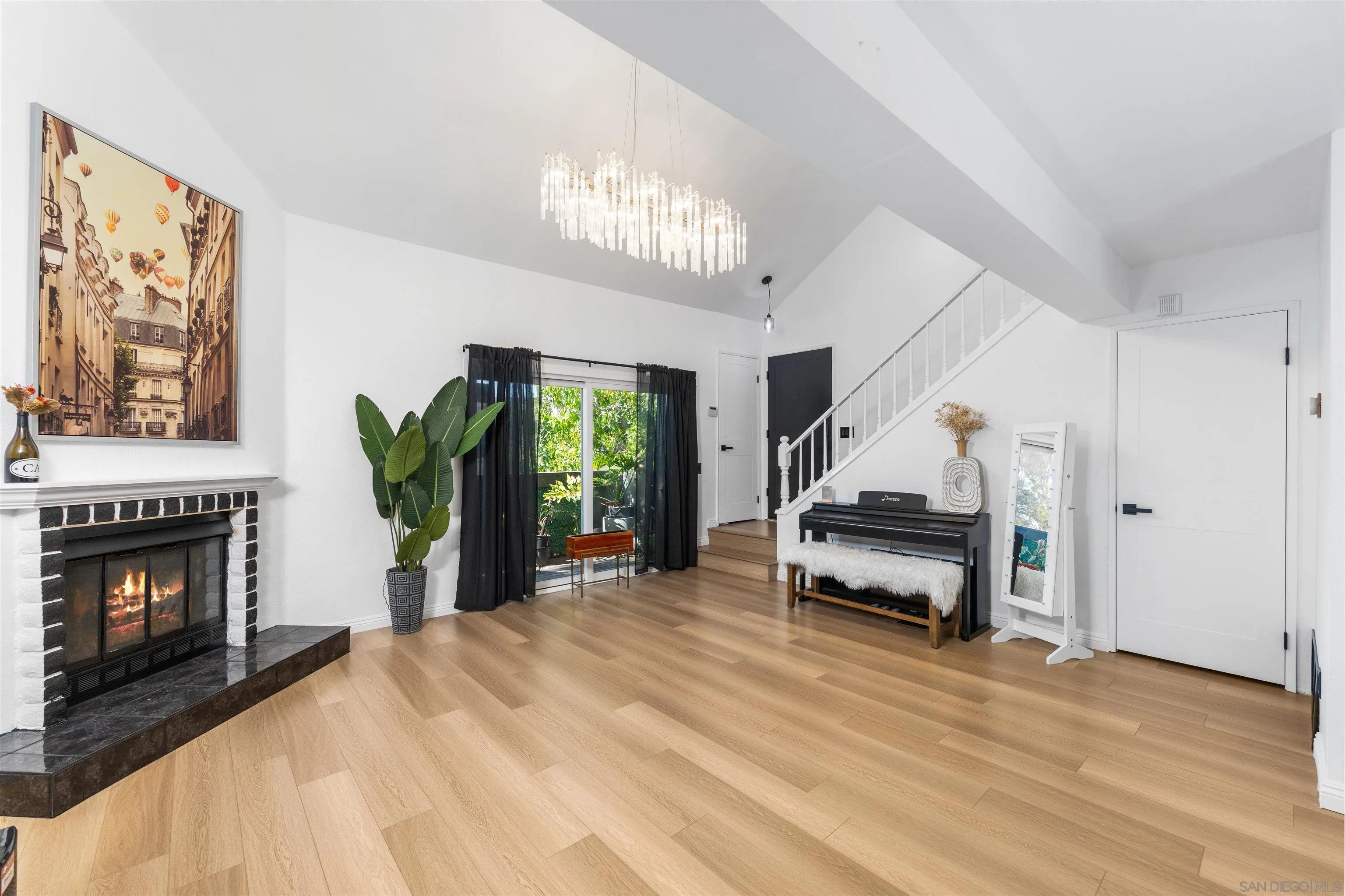 https://cdn.realtyfeed.com/cdn/127/260019835/63bb1dc193c64e82876f595551345ffa.webp