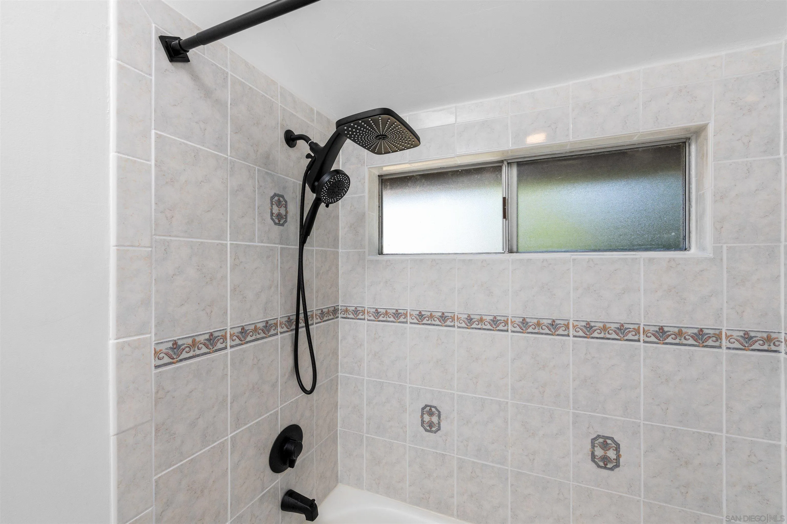 https://cdn.realtyfeed.com/cdn/127/260019835/78c0c47e714681fd7de233cbb04f14eb.webp