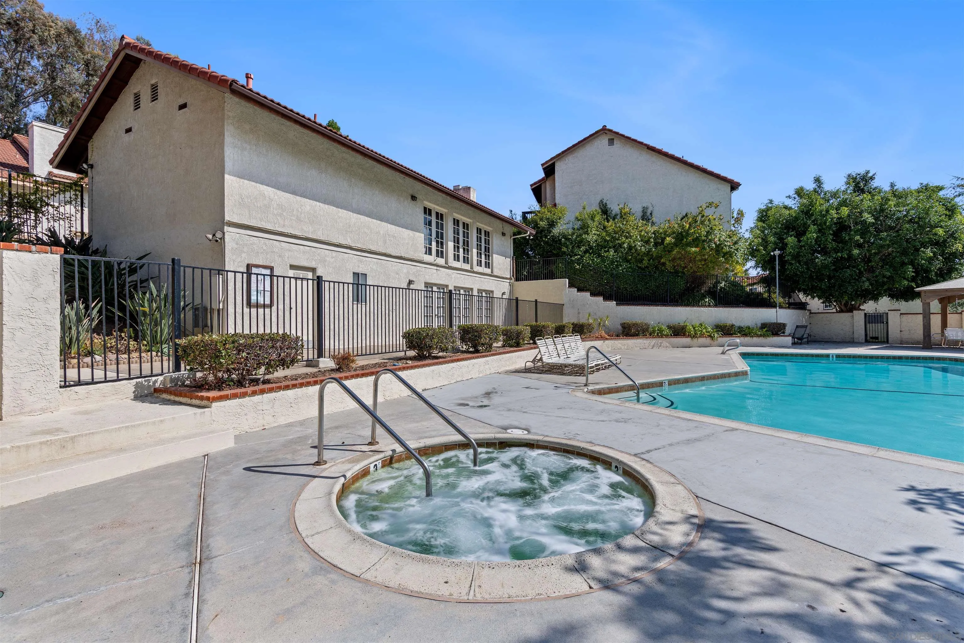 https://cdn.realtyfeed.com/cdn/127/260019835/d363ce9cd7045beb1cf3026ce13546a6.webp