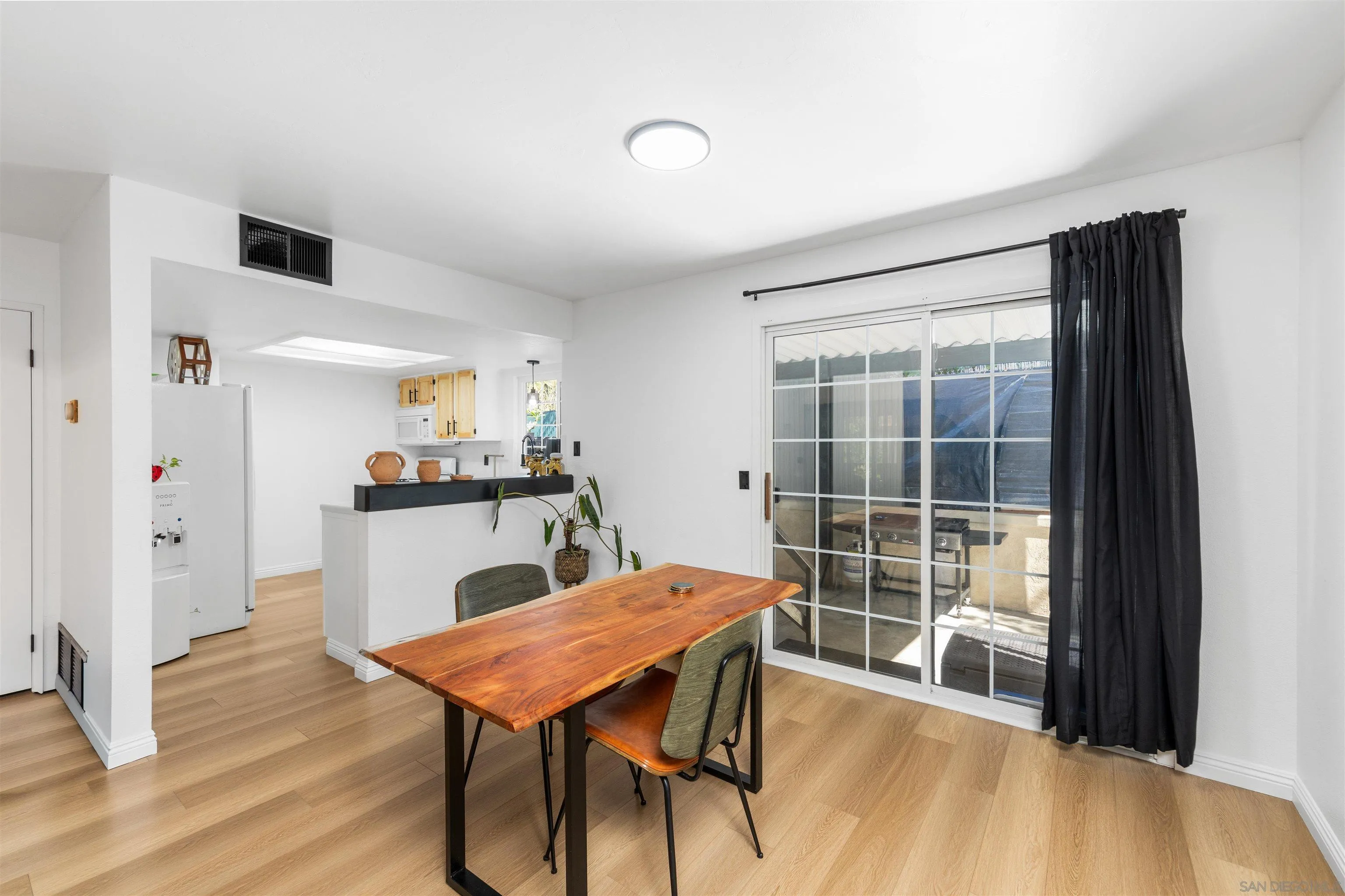 https://cdn.realtyfeed.com/cdn/127/260019835/f2012f86ac884a9024488c876d40c536.webp