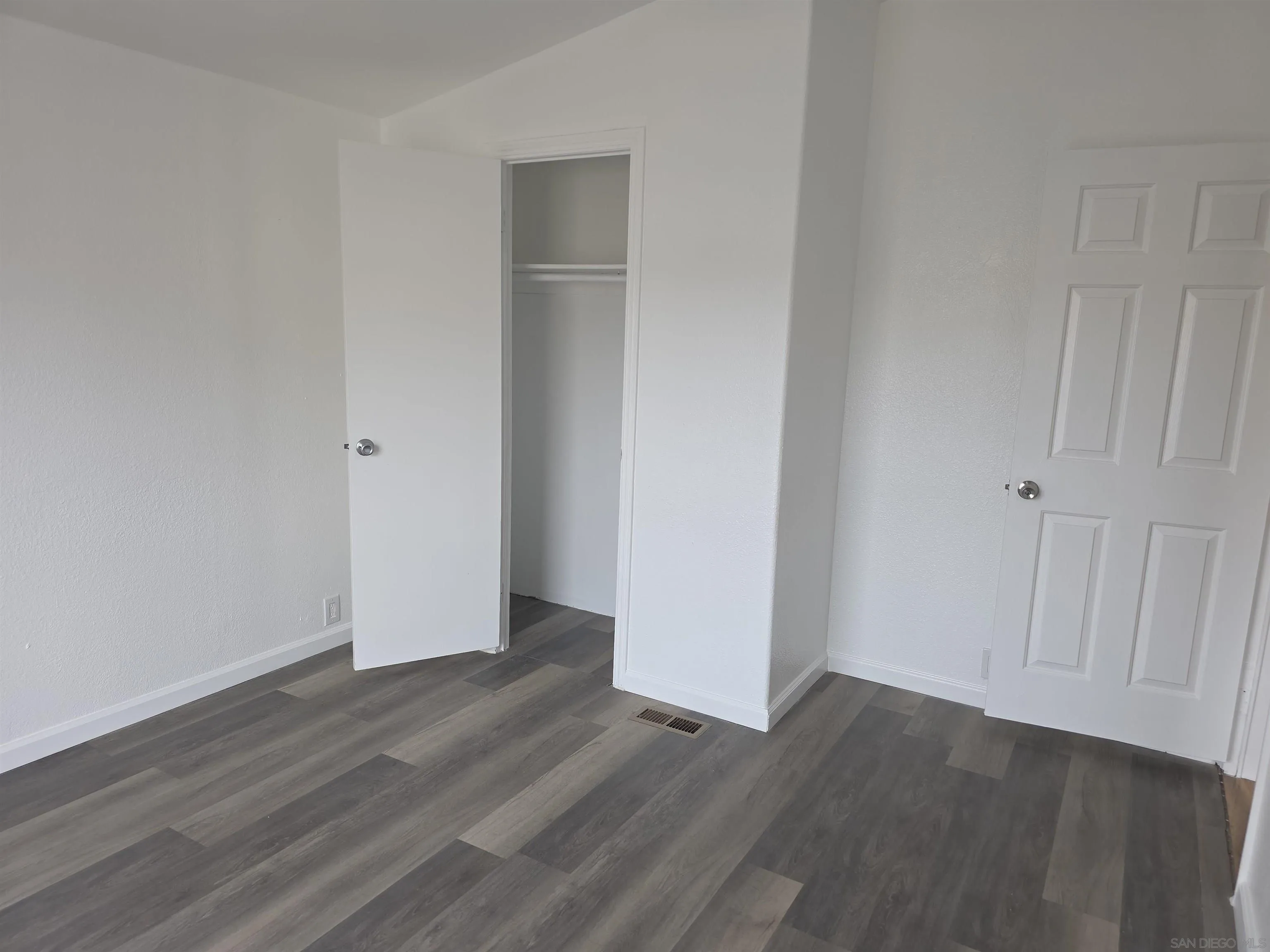 https://cdn.realtyfeed.com/cdn/127/260019839/4175d26511d02e2dbbe80fc5c087cfae.webp