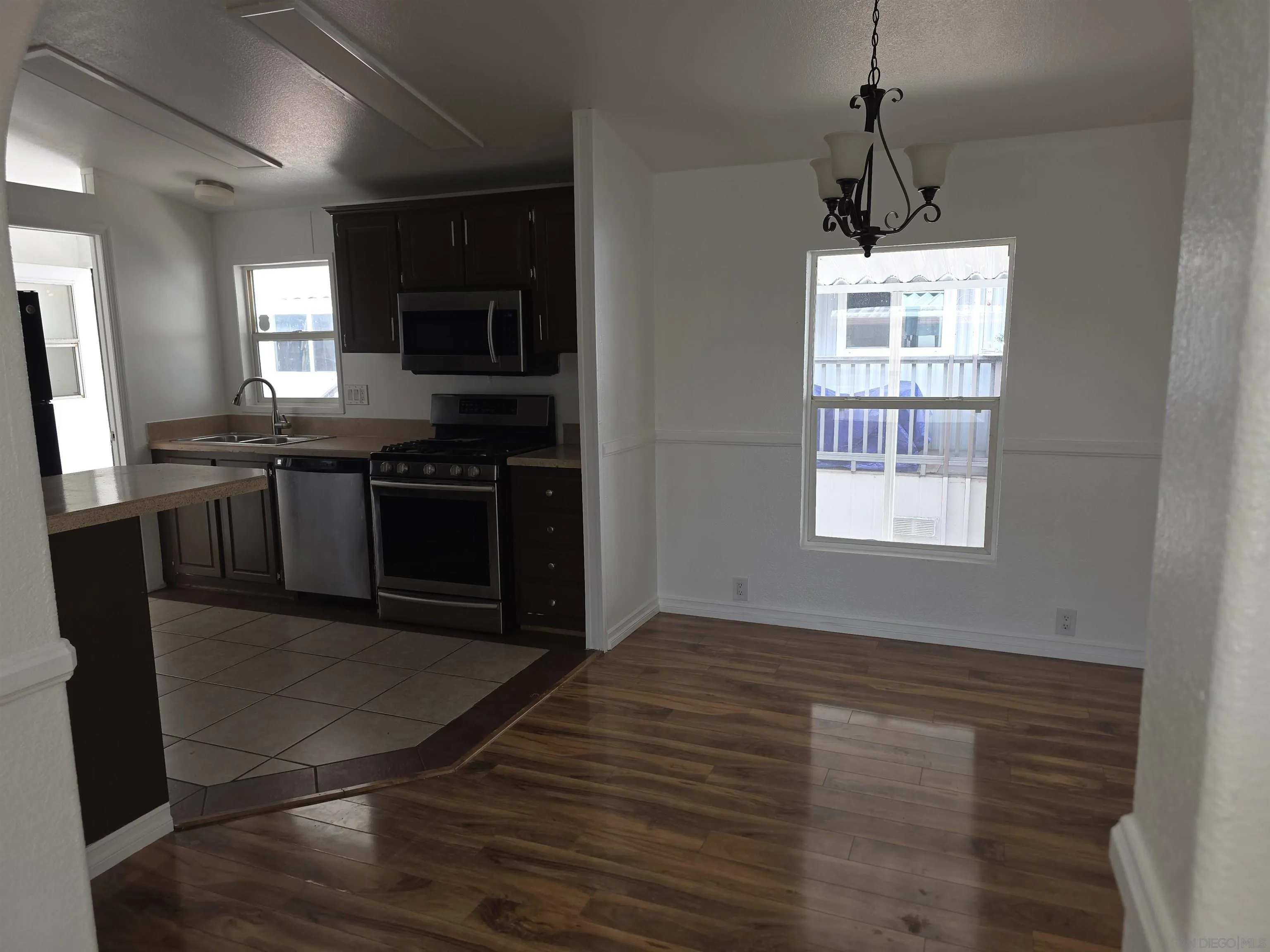 https://cdn.realtyfeed.com/cdn/127/260019839/7b4a2fb5548521f04582772b42b012a9.webp
