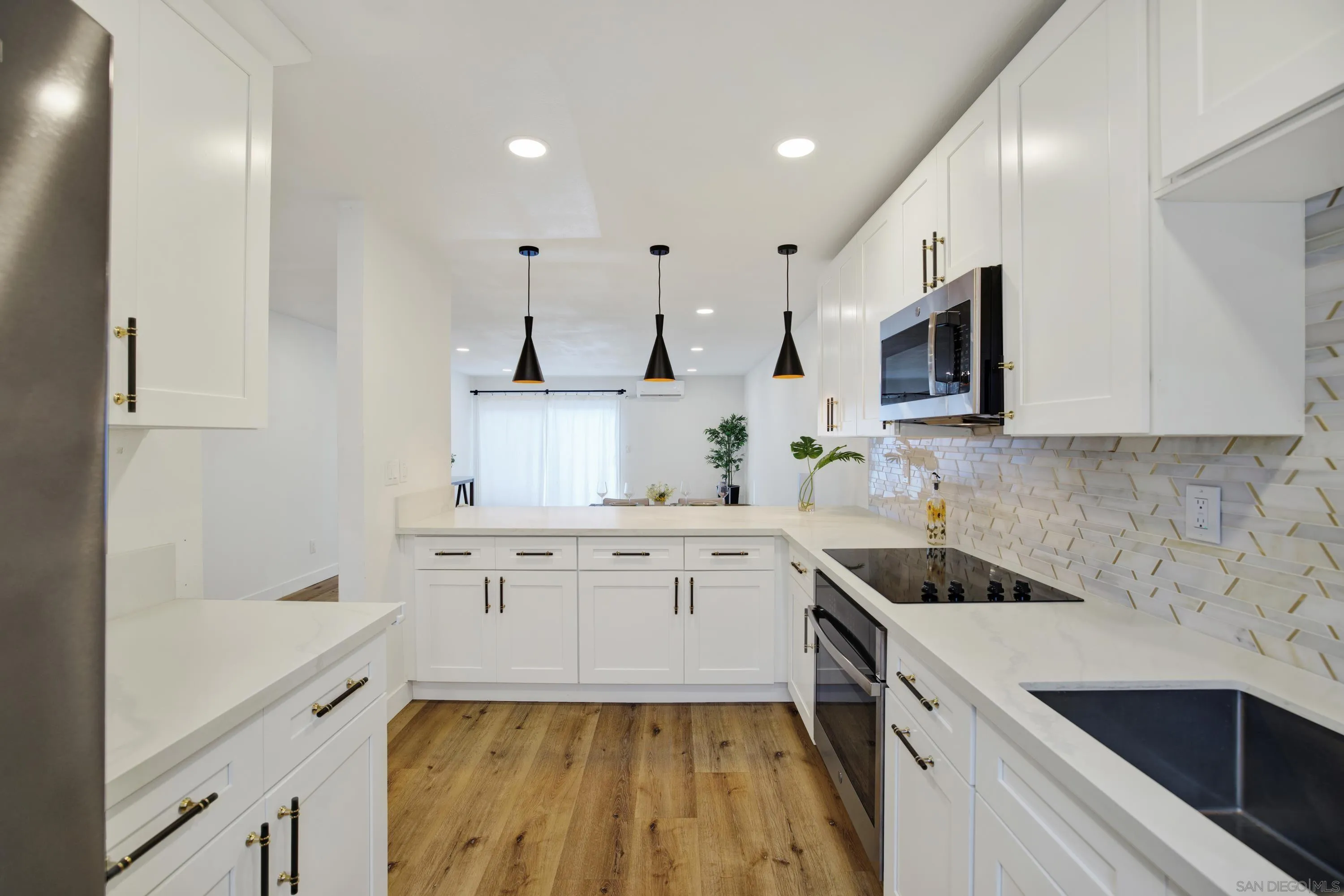 https://cdn.realtyfeed.com/cdn/127/260019840/2027ffd75cdcb1ca19b13b47d88c2488.webp