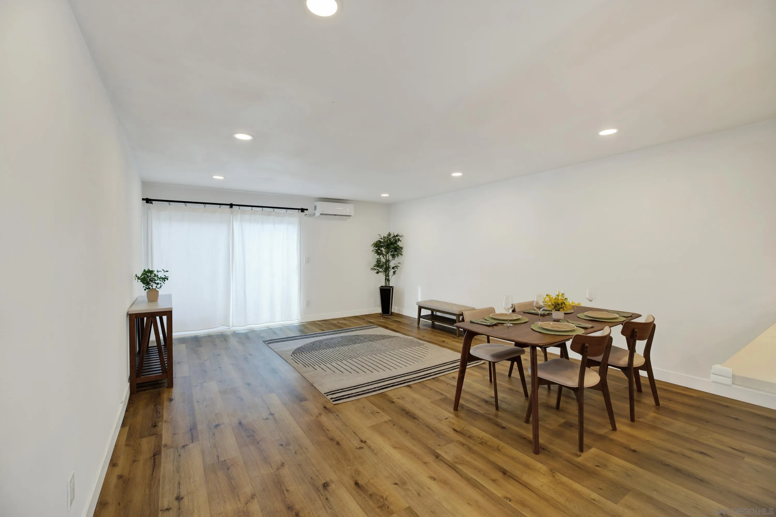 https://cdn.realtyfeed.com/cdn/127/260019840/912e6b34abff45110d03b470ebc18aa8.webp