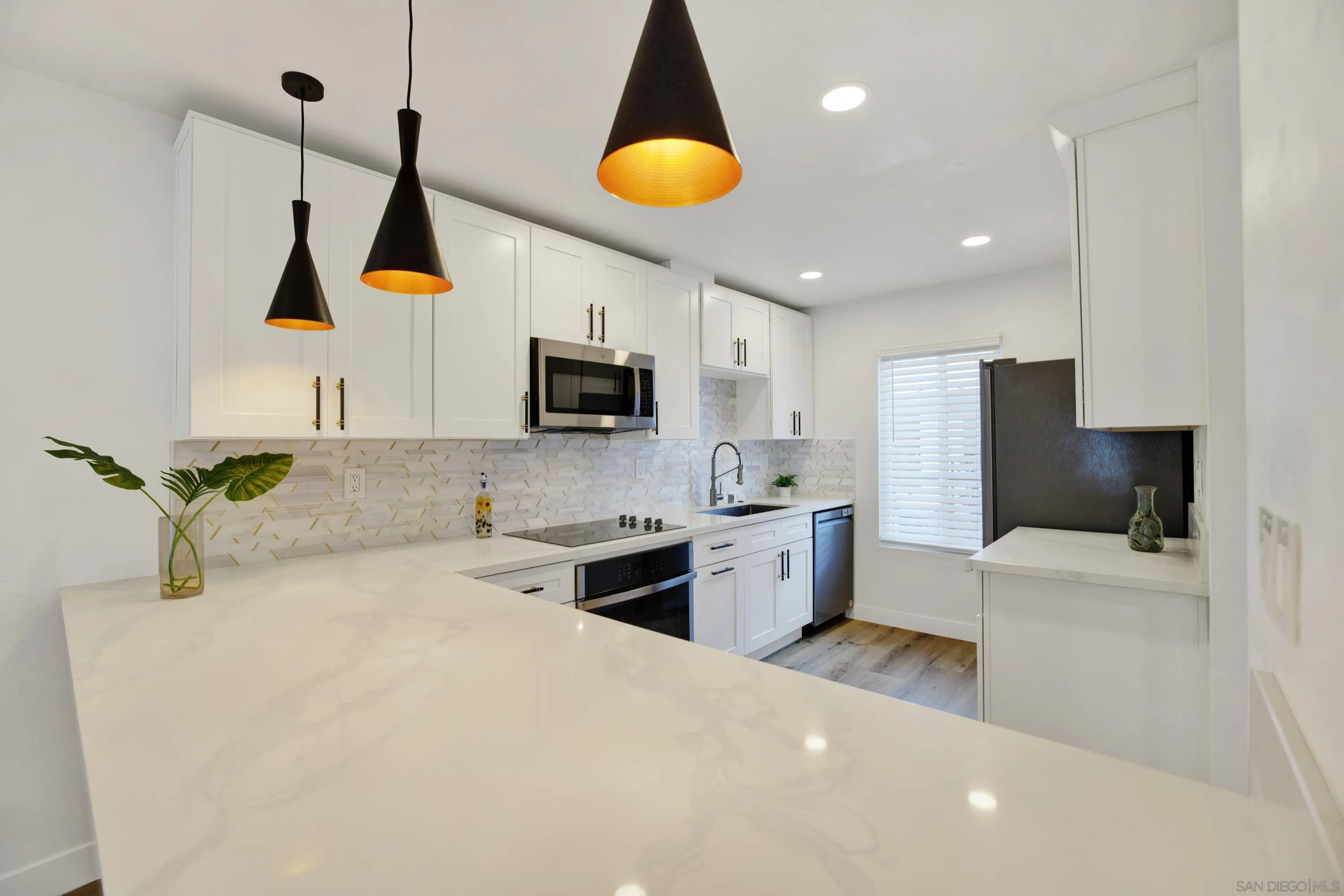 https://cdn.realtyfeed.com/cdn/127/260019840/d9314f37b83bd9d27362b38fd0281ab0.webp