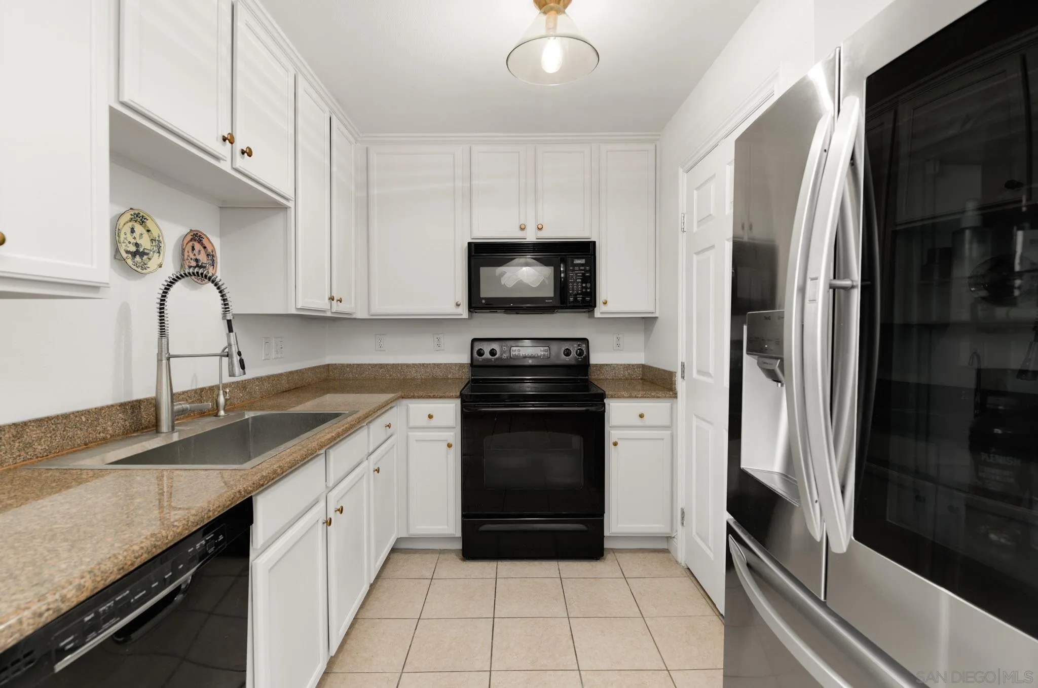 Photo #4: 260019842 Listing: Photo #4