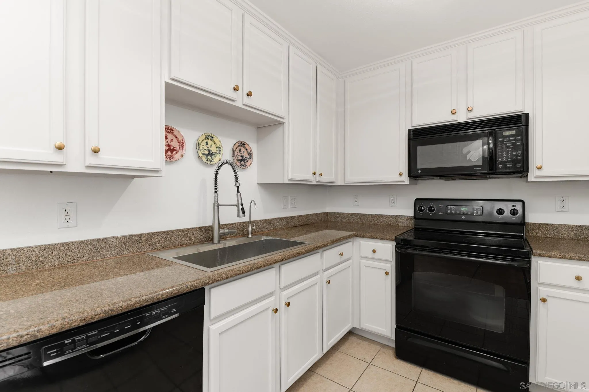 Photo #17: 260019842 Listing: Photo #17