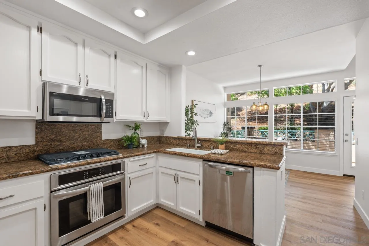 Photo #15: 260019843 Listing: Photo #15