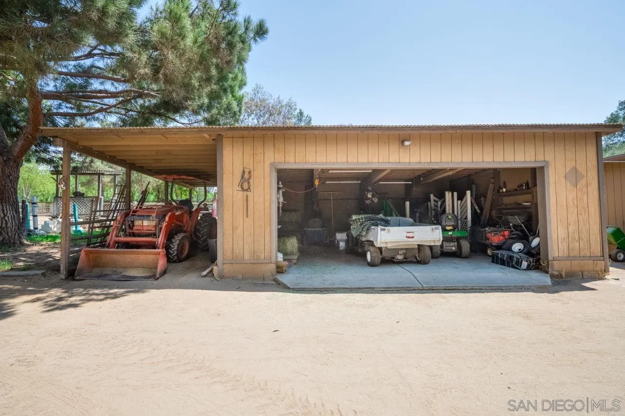 https://cdn.realtyfeed.com/cdn/127/260019845/1697df83b30ded8cc8acaeeb2e61effe.webp