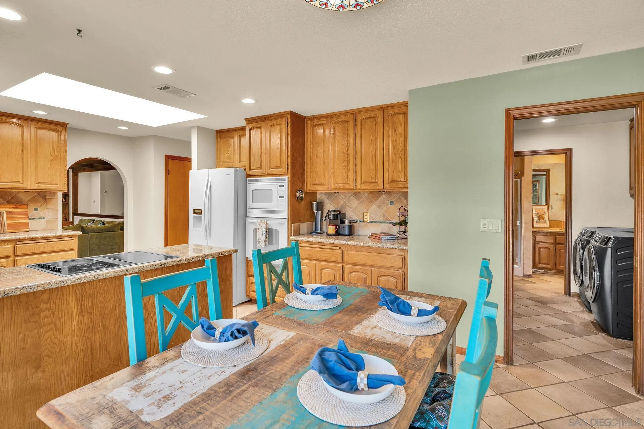 https://cdn.realtyfeed.com/cdn/127/260019845/301e5e81846c10897bc78cceed82a848.webp