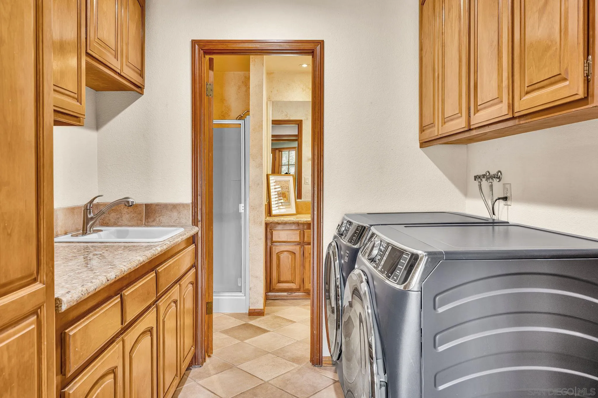 https://cdn.realtyfeed.com/cdn/127/260019845/40054df5e1d5bd7fa9fd6dc42991d76a.webp