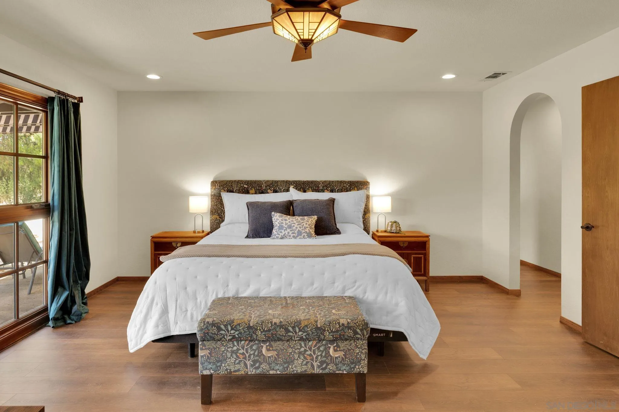 https://cdn.realtyfeed.com/cdn/127/260019845/7b57074b5d0a3c769ca20daed016bb97.webp