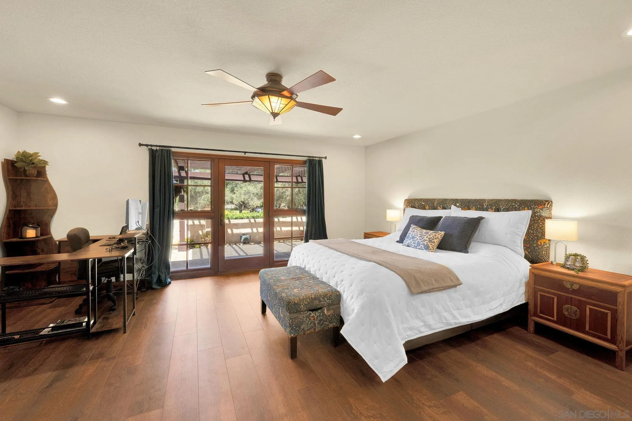 https://cdn.realtyfeed.com/cdn/127/260019845/80d3cd5c2723141742ad311bed223d87.webp
