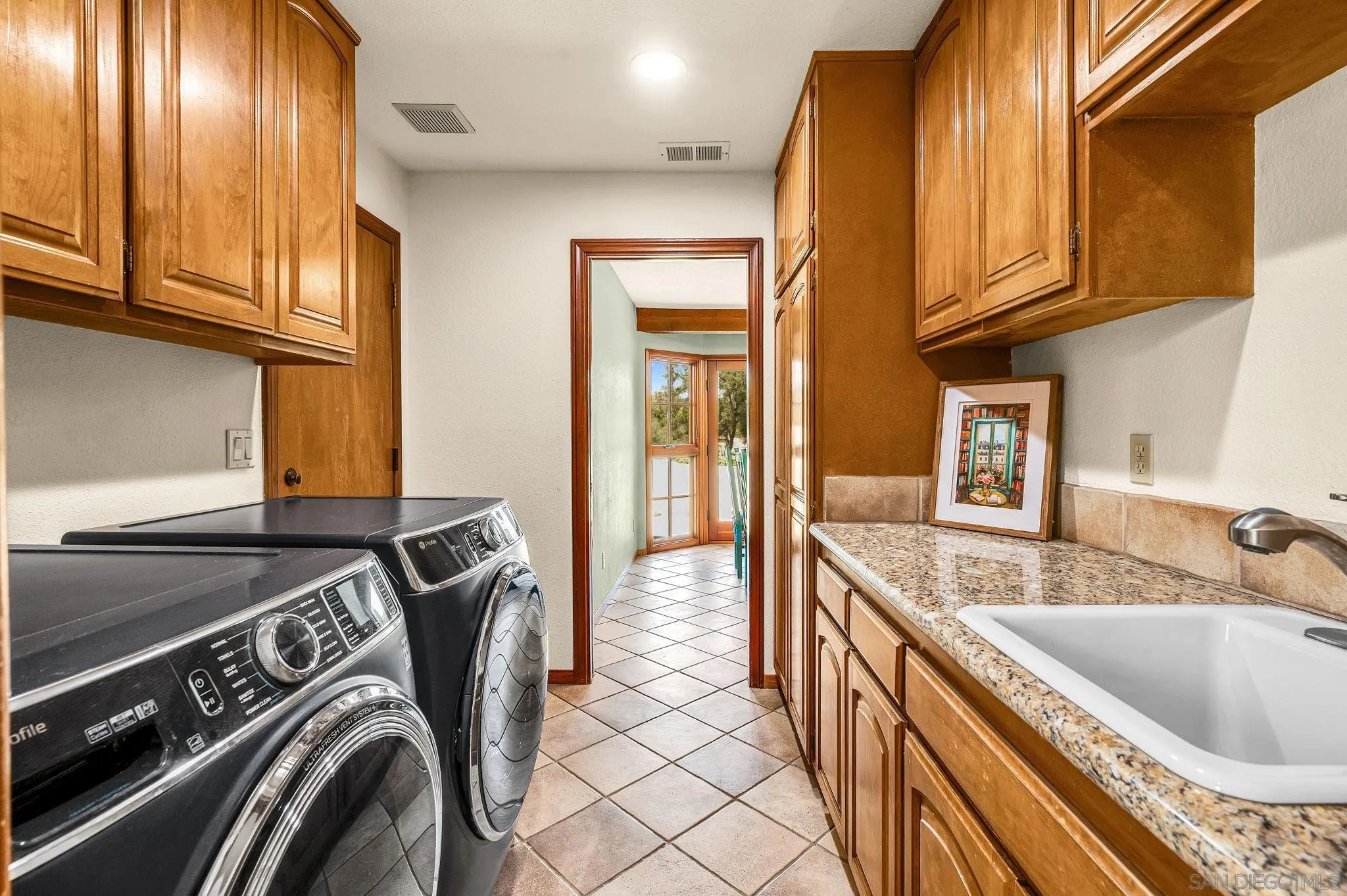 https://cdn.realtyfeed.com/cdn/127/260019845/a49ca5ba106cfa3e62a0b572e584284d.webp