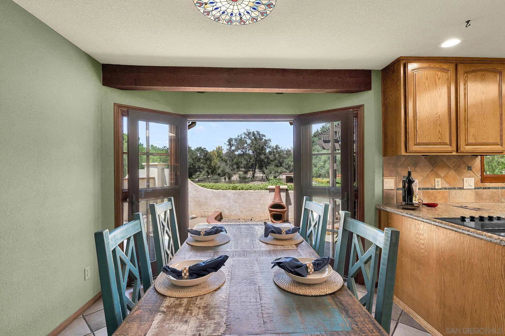 https://cdn.realtyfeed.com/cdn/127/260019845/e8f7bbea689831947e96637a8d531c4c.webp