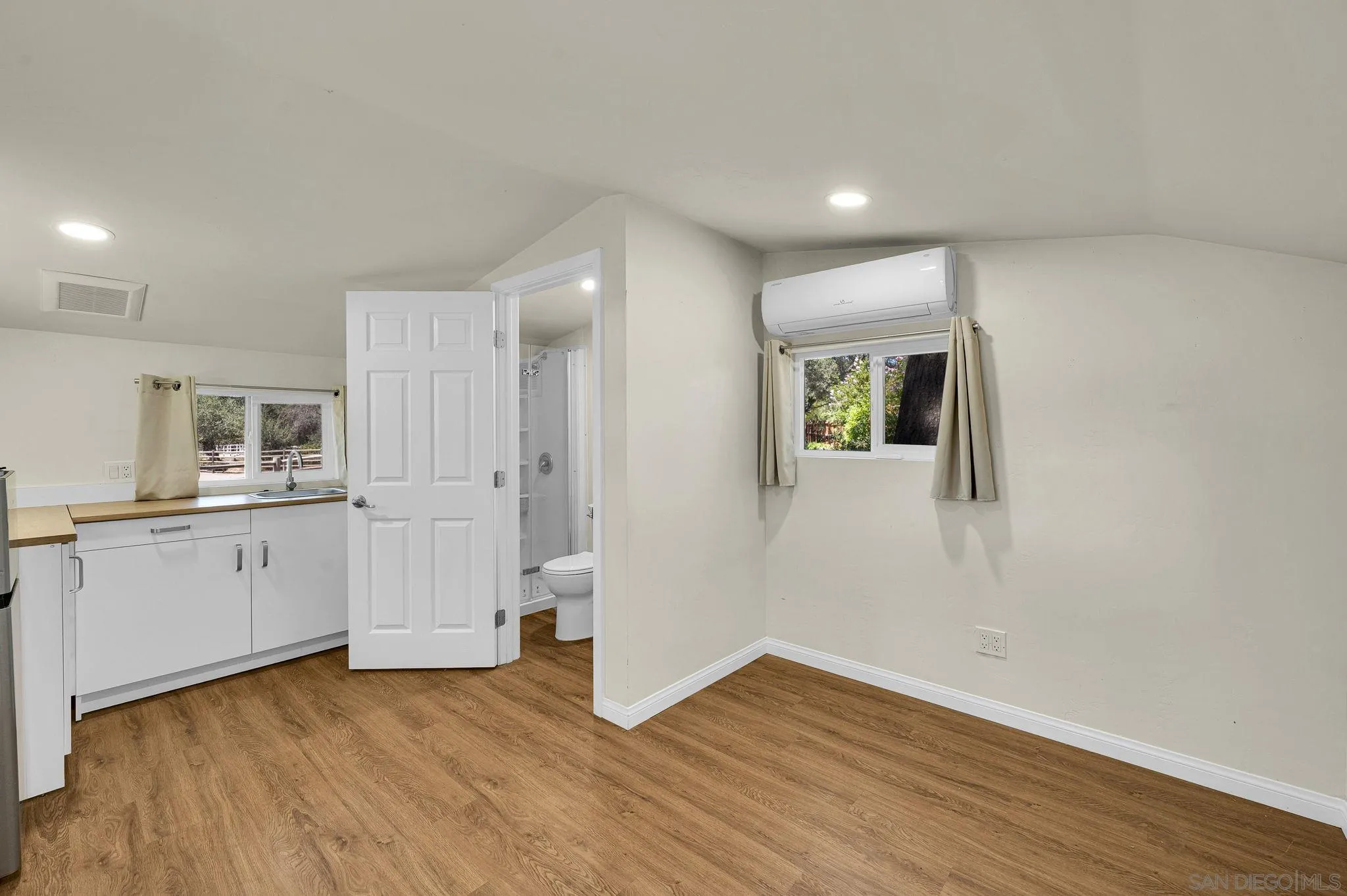 https://cdn.realtyfeed.com/cdn/127/260019845/f86fce8f529914ff2467c9aa5a13920d.webp