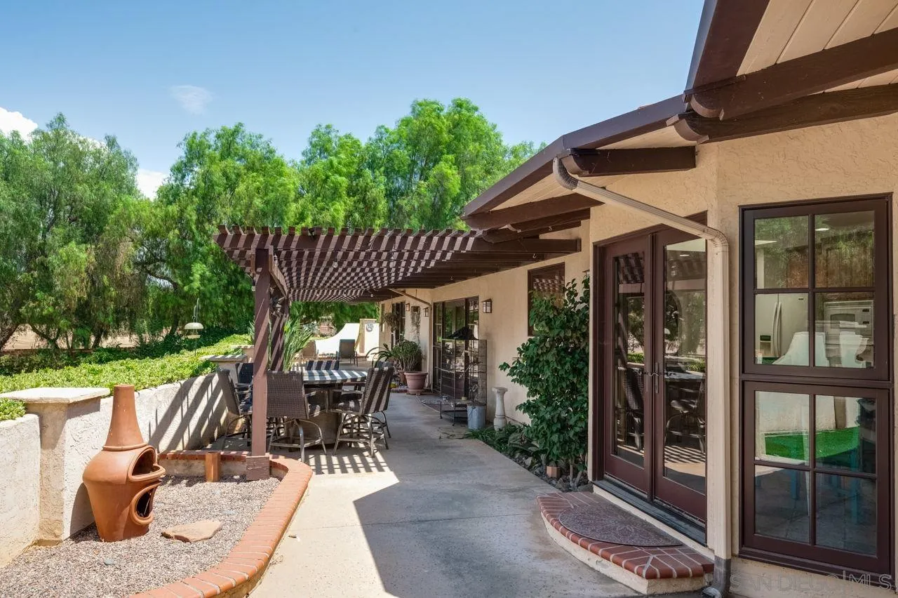 https://cdn.realtyfeed.com/cdn/127/260019845/ffe4a54d99606f1d87469cd452df76e4.webp