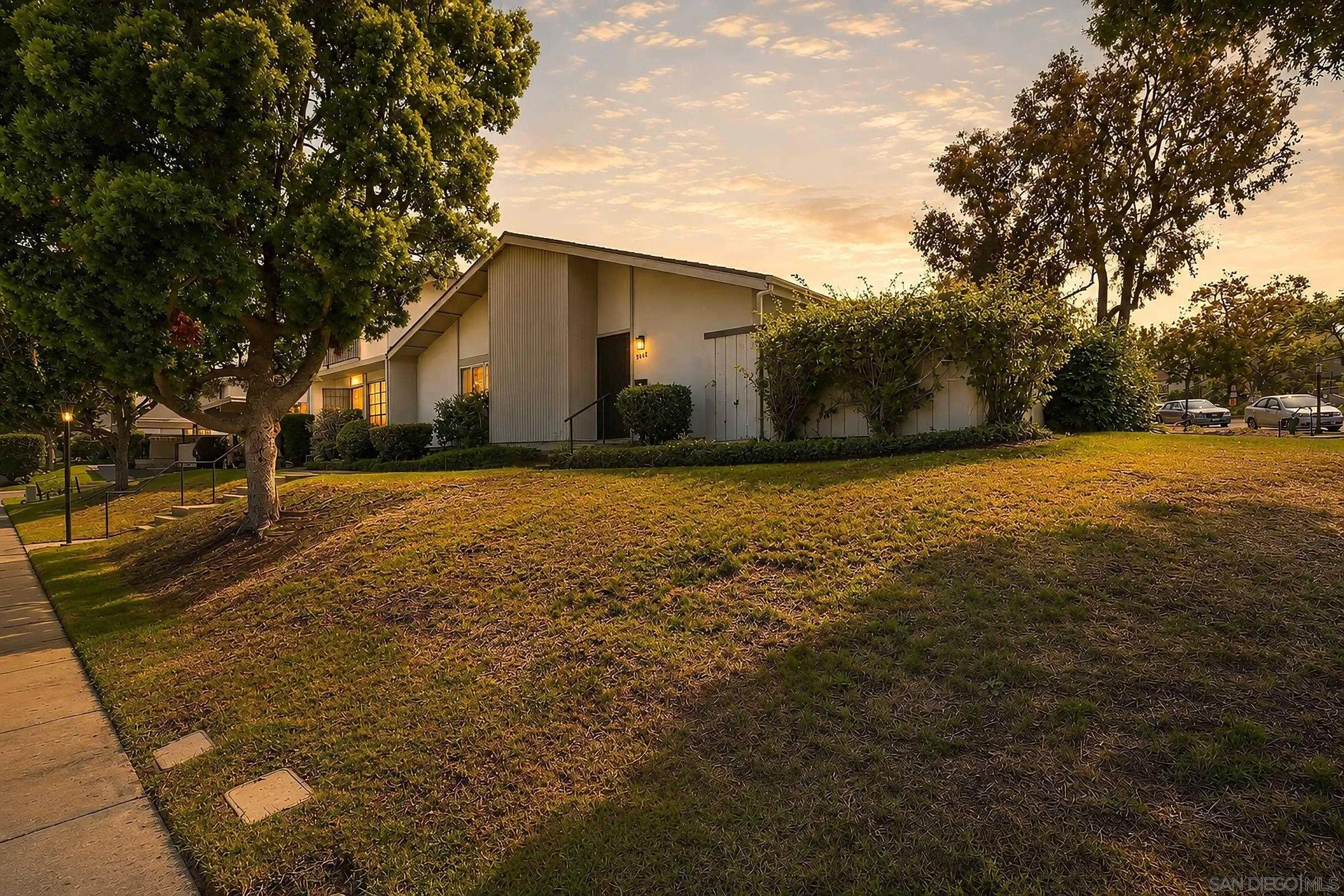 Photo #1: 260019846 Listing: Photo #1