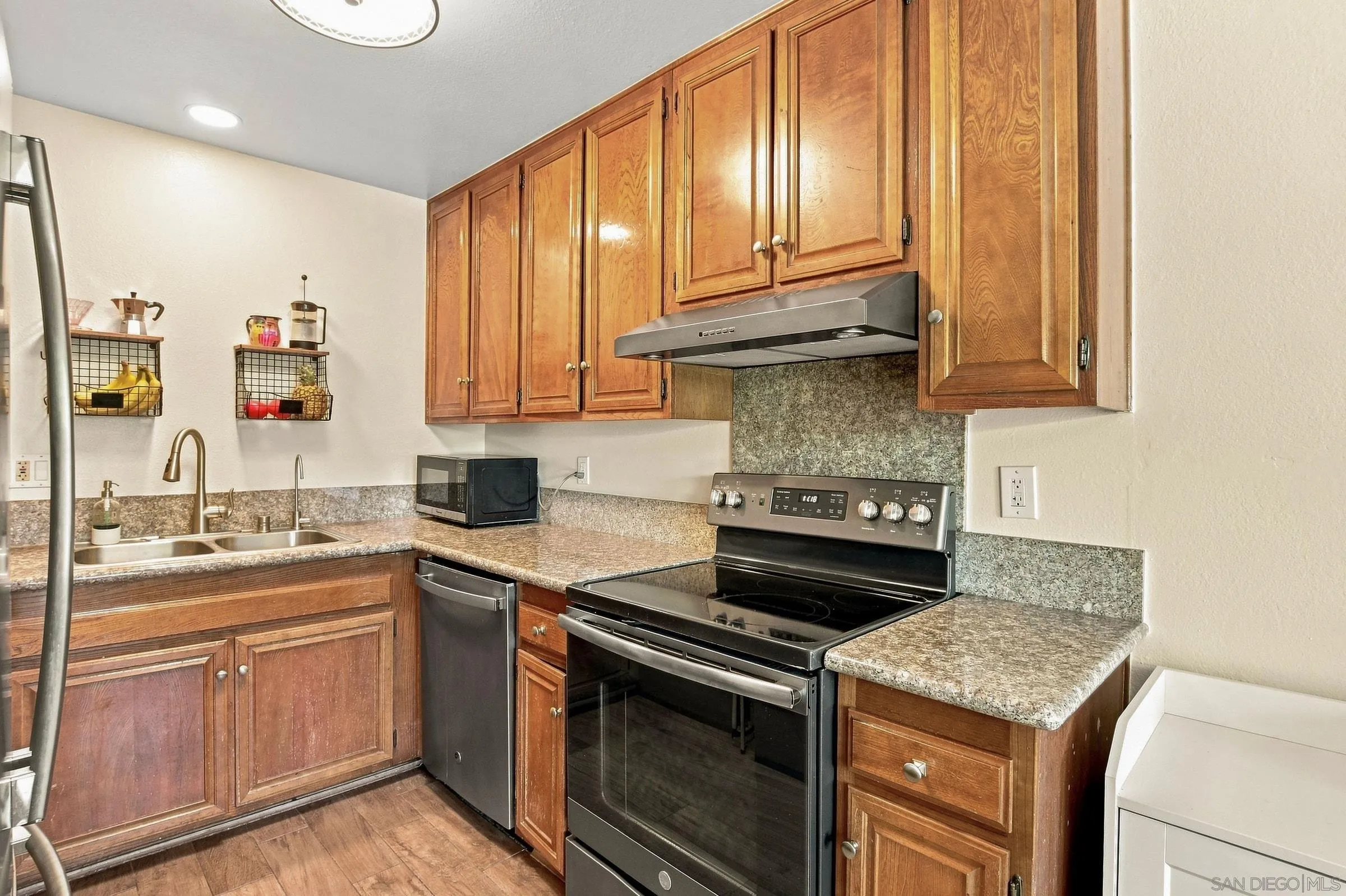 Photo #9: 260019846 Listing: Photo #9