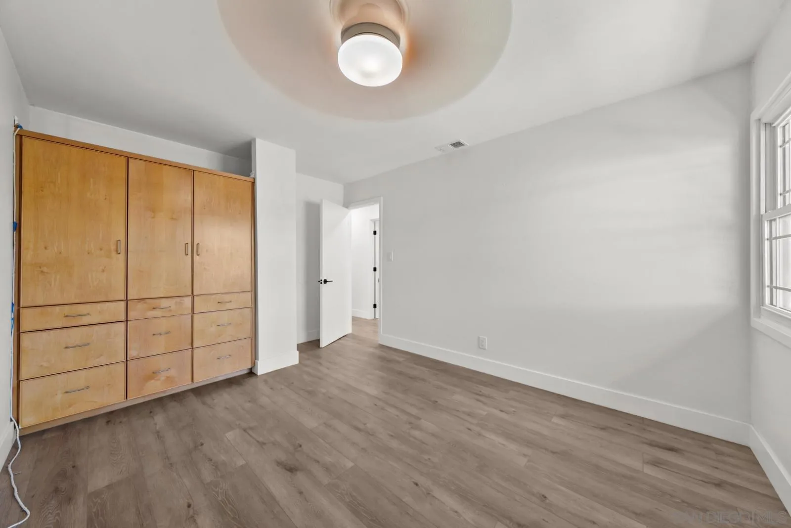 https://cdn.realtyfeed.com/cdn/127/260019847/e5e4d01a0dd39c8276486c1fefd30a13.webp
