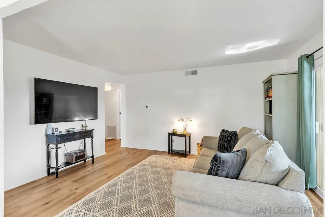 Photo #10: 260019849 Listing: Photo #10