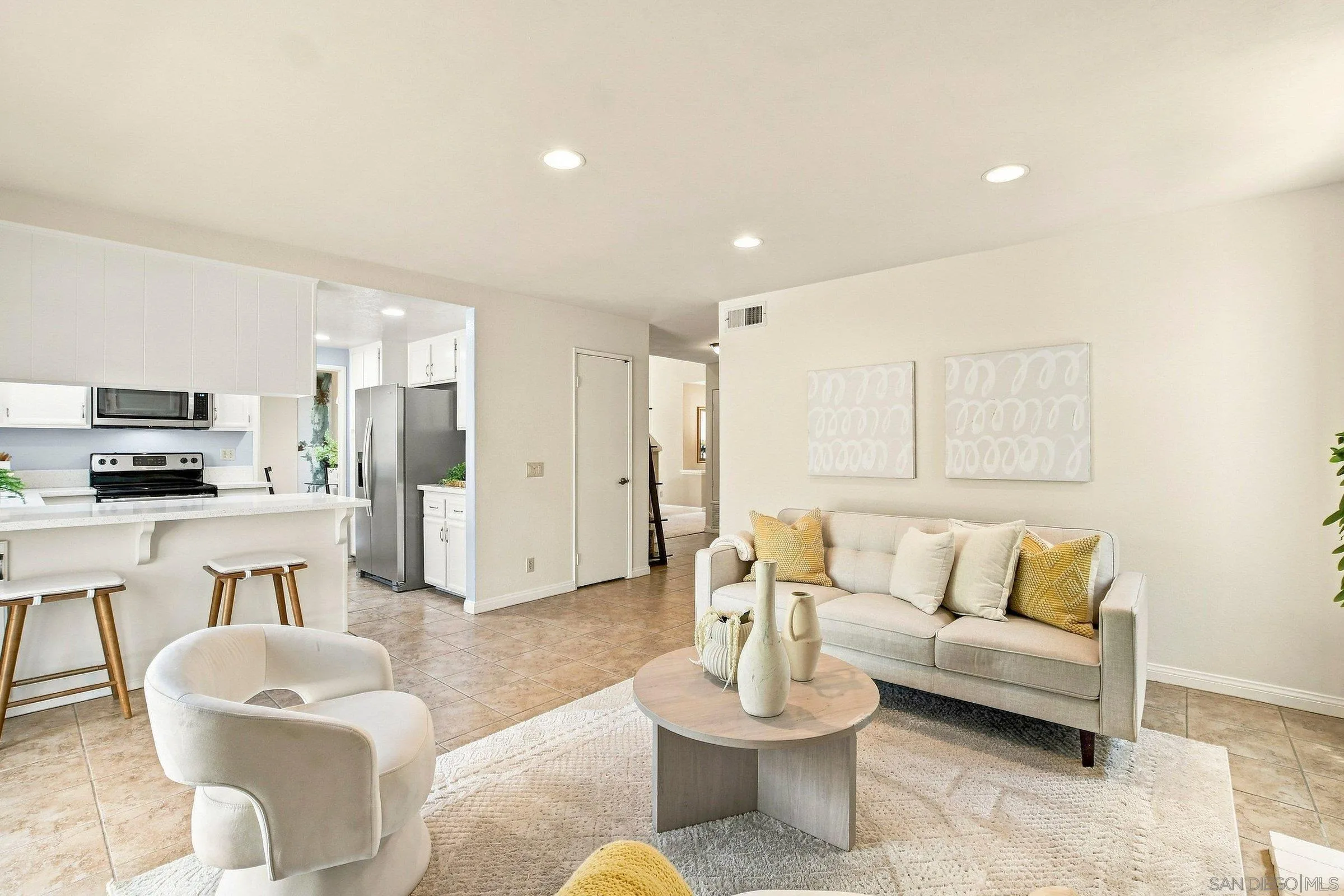 https://cdn.realtyfeed.com/cdn/127/260019850/8a07a37c52b3e37c2b4206e85fa048e6.webp