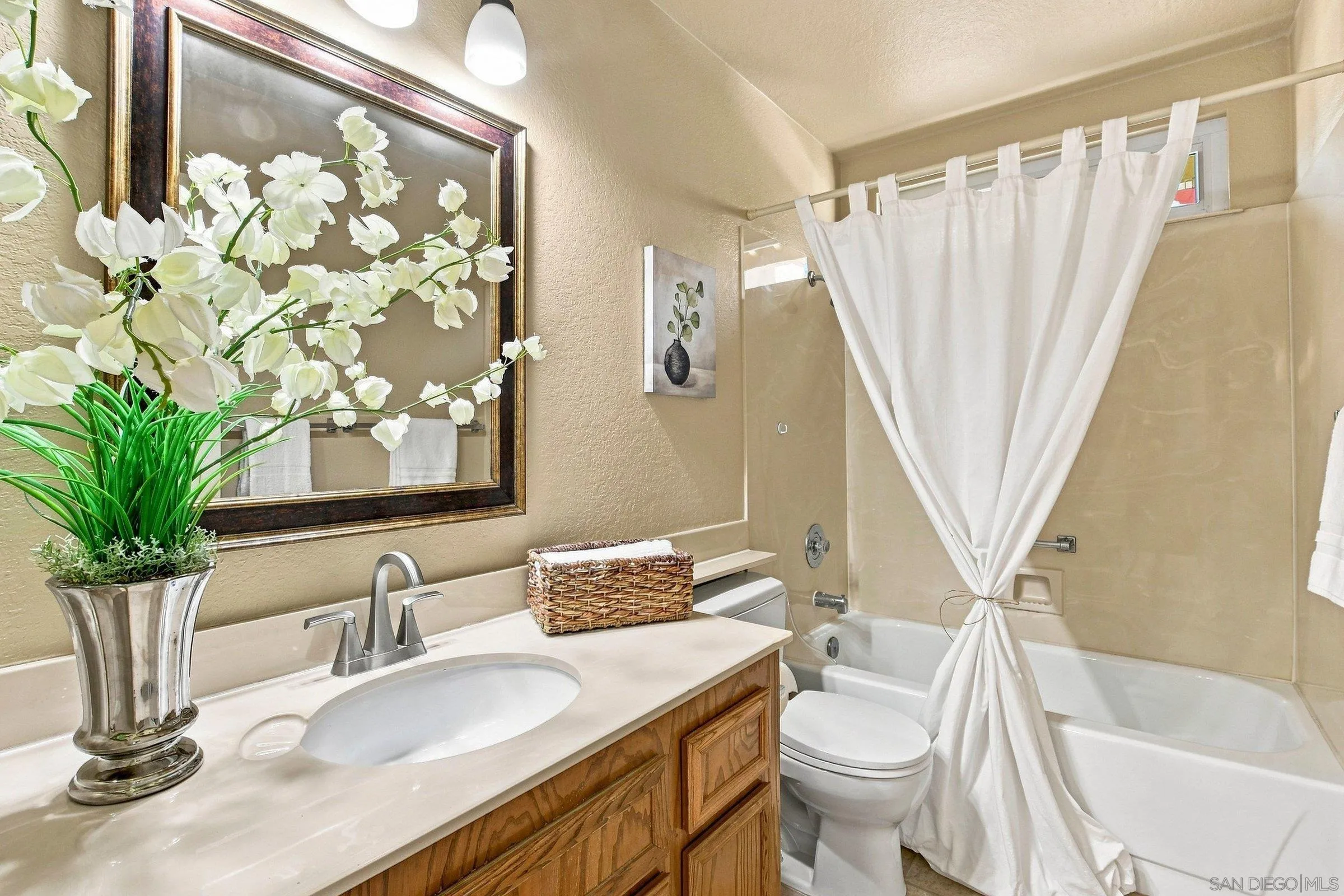 https://cdn.realtyfeed.com/cdn/127/260019850/90cb52e09943323bb447d01f53dd3171.webp