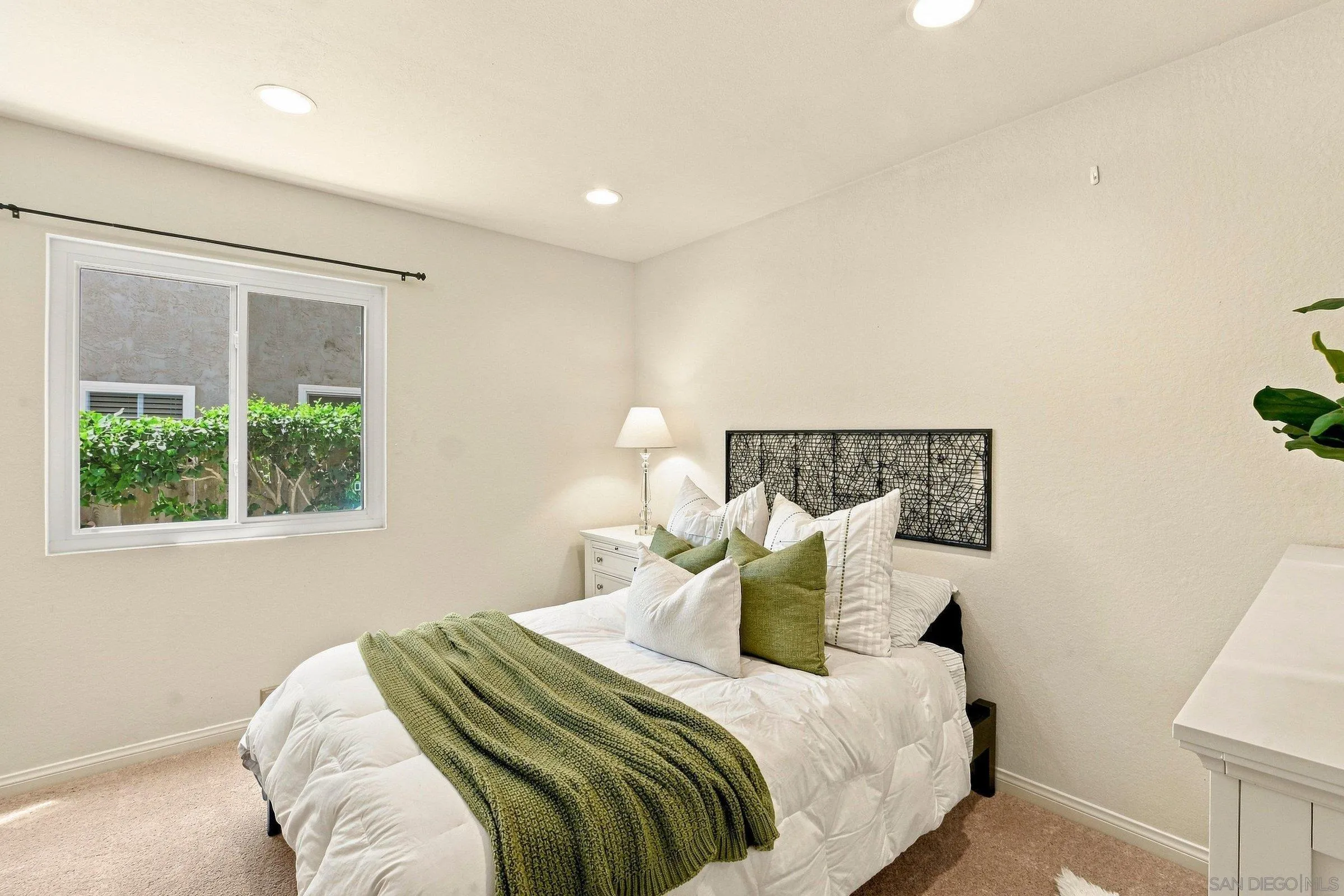 https://cdn.realtyfeed.com/cdn/127/260019850/934ec5d060073558889167e2d7a913b5.webp