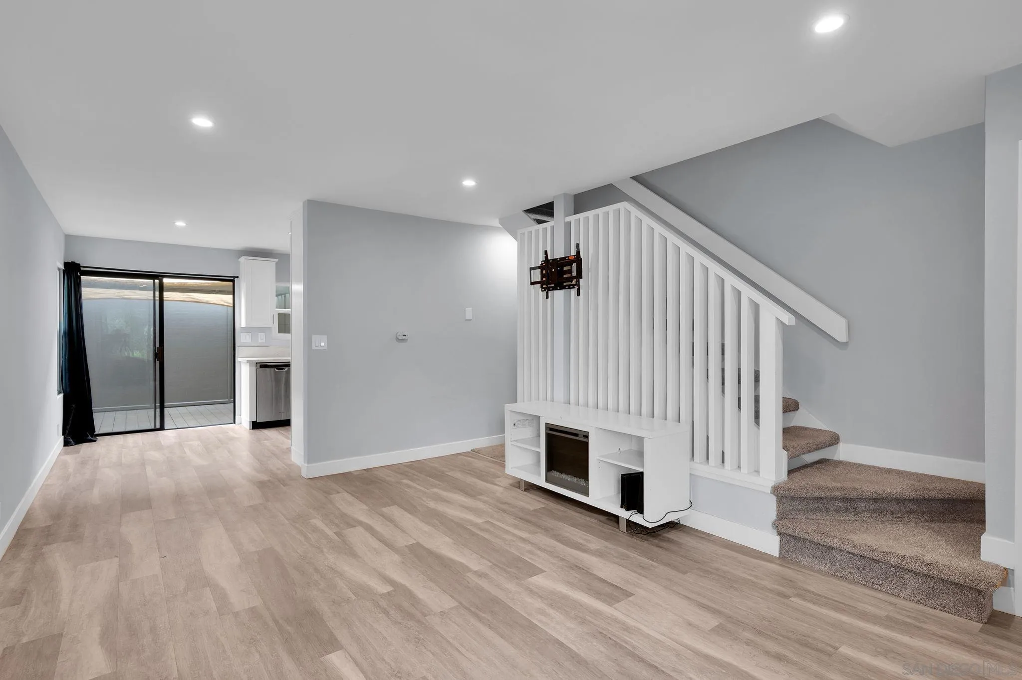https://cdn.realtyfeed.com/cdn/127/260019851/544034e988cbbd22d61de23985fa3937.webp
