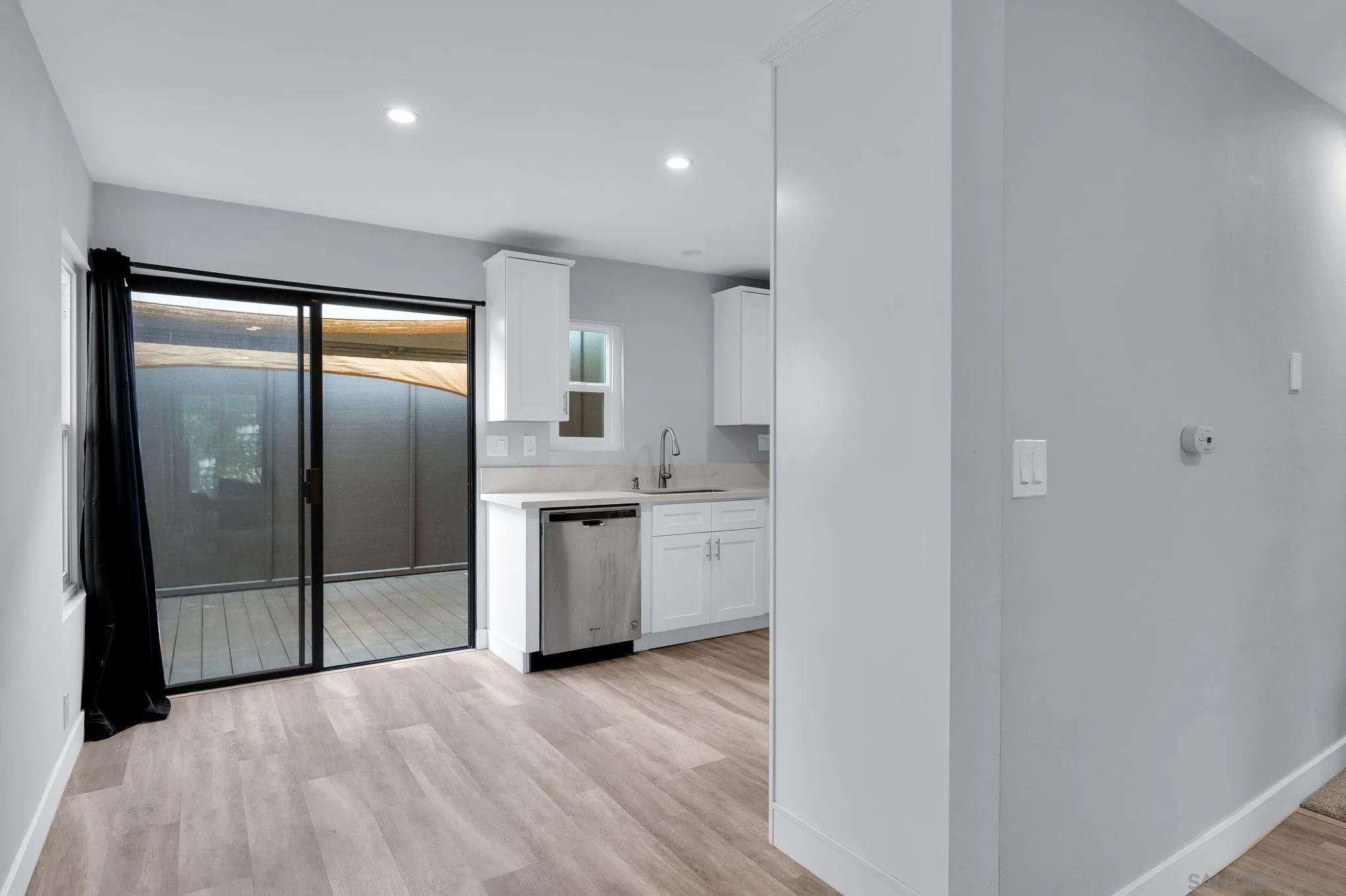 https://cdn.realtyfeed.com/cdn/127/260019851/7092ceef00e10d18b02cbc7614b2622e.webp