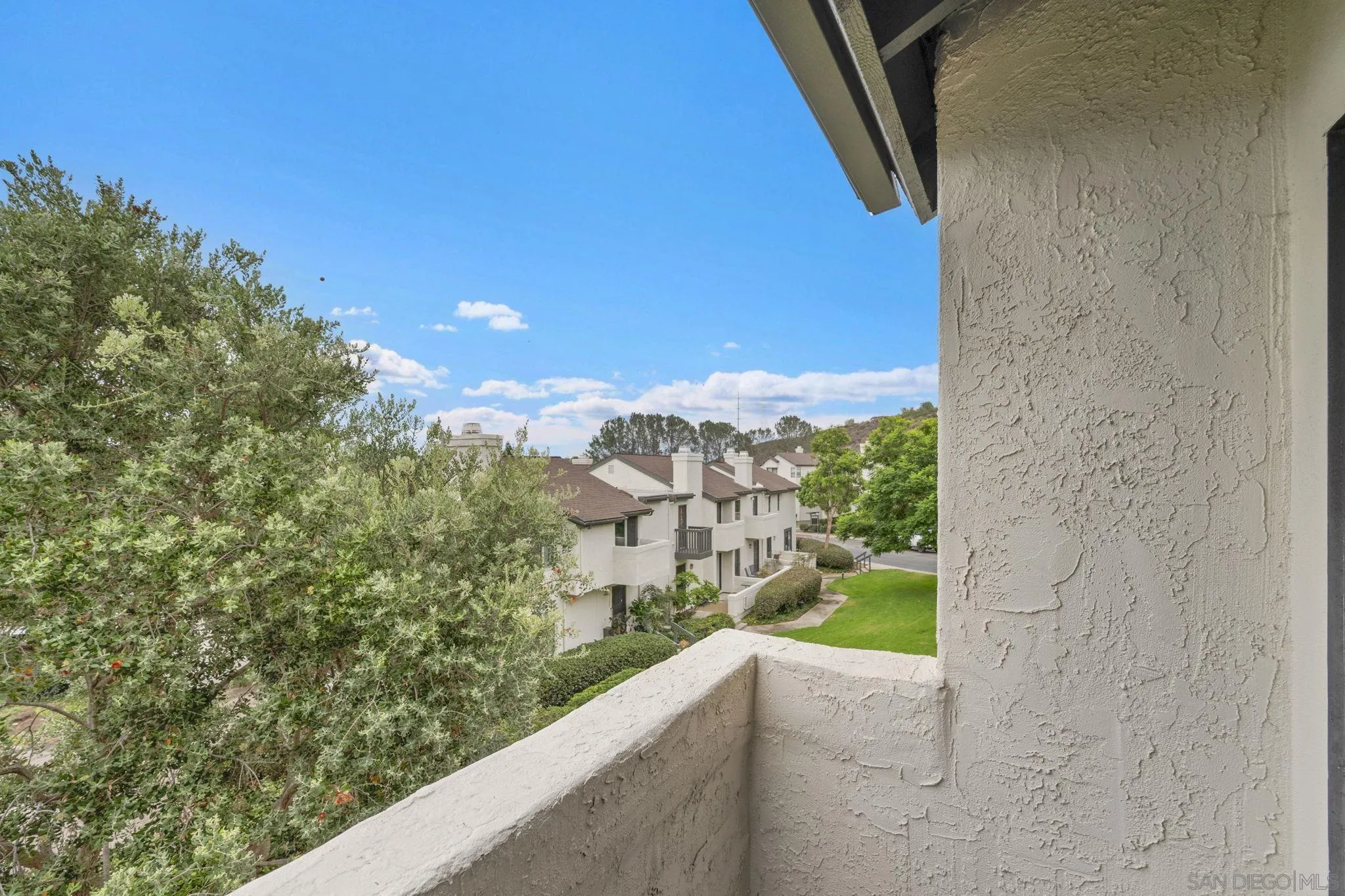 https://cdn.realtyfeed.com/cdn/127/260019851/83c0174d4c58d024218732498d3f72a0.webp