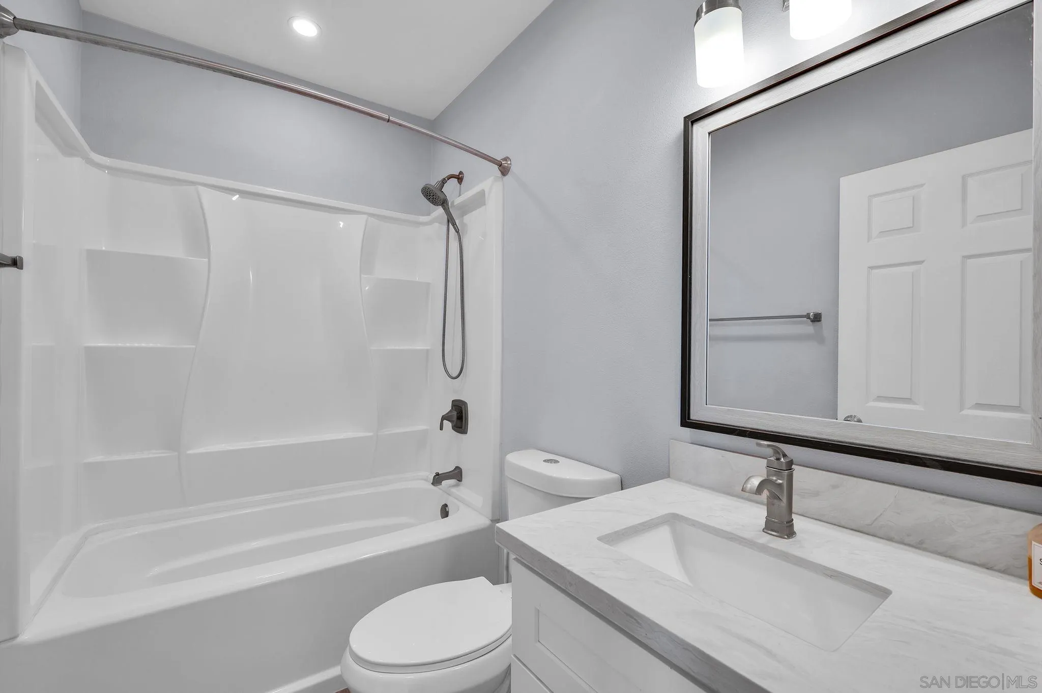 https://cdn.realtyfeed.com/cdn/127/260019851/862fd3f0205db9c4b2f8d9ab1d520fa4.webp