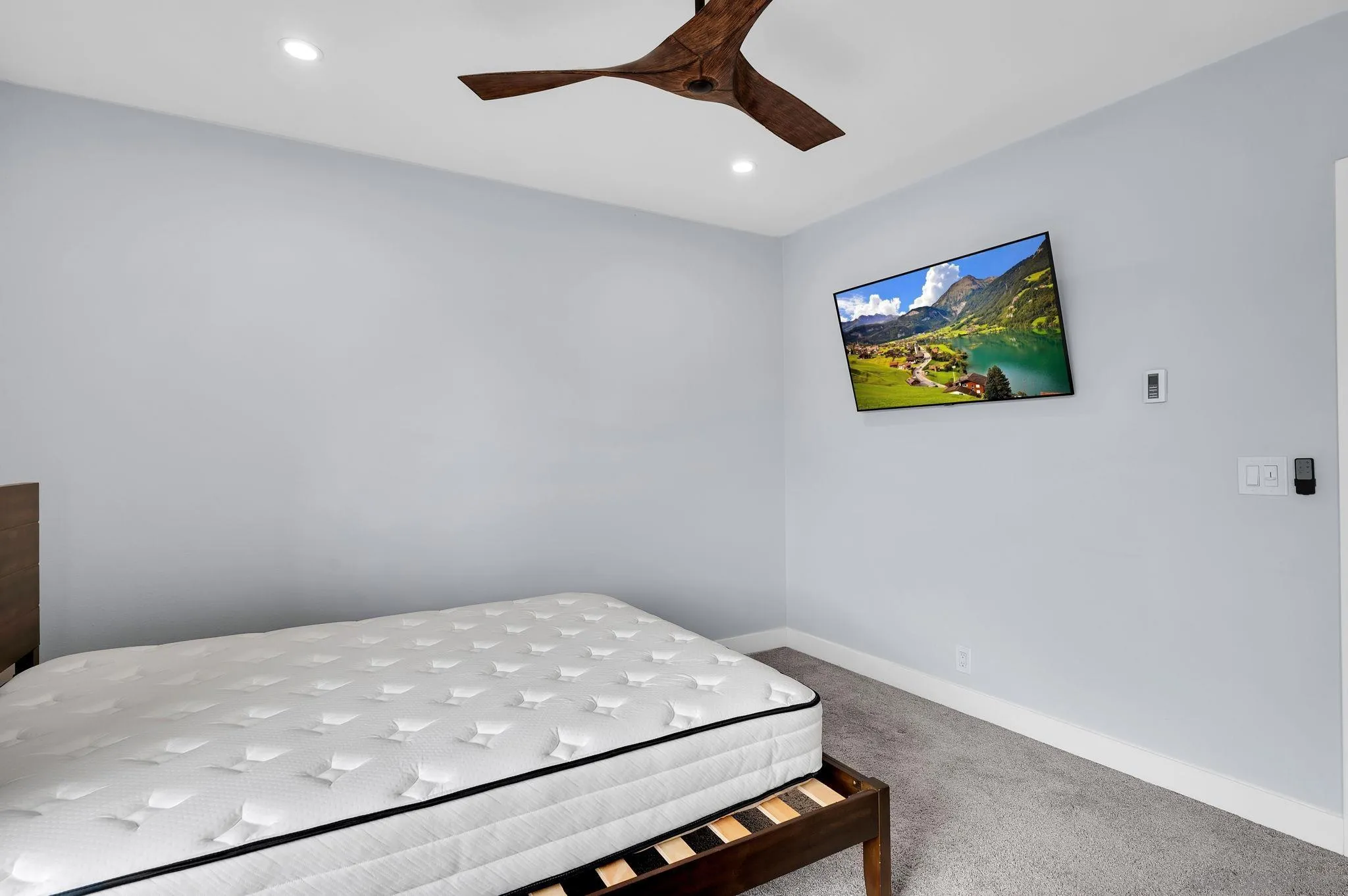 https://cdn.realtyfeed.com/cdn/127/260019851/e60a78d0664d6a8768597cddce0d30be.webp