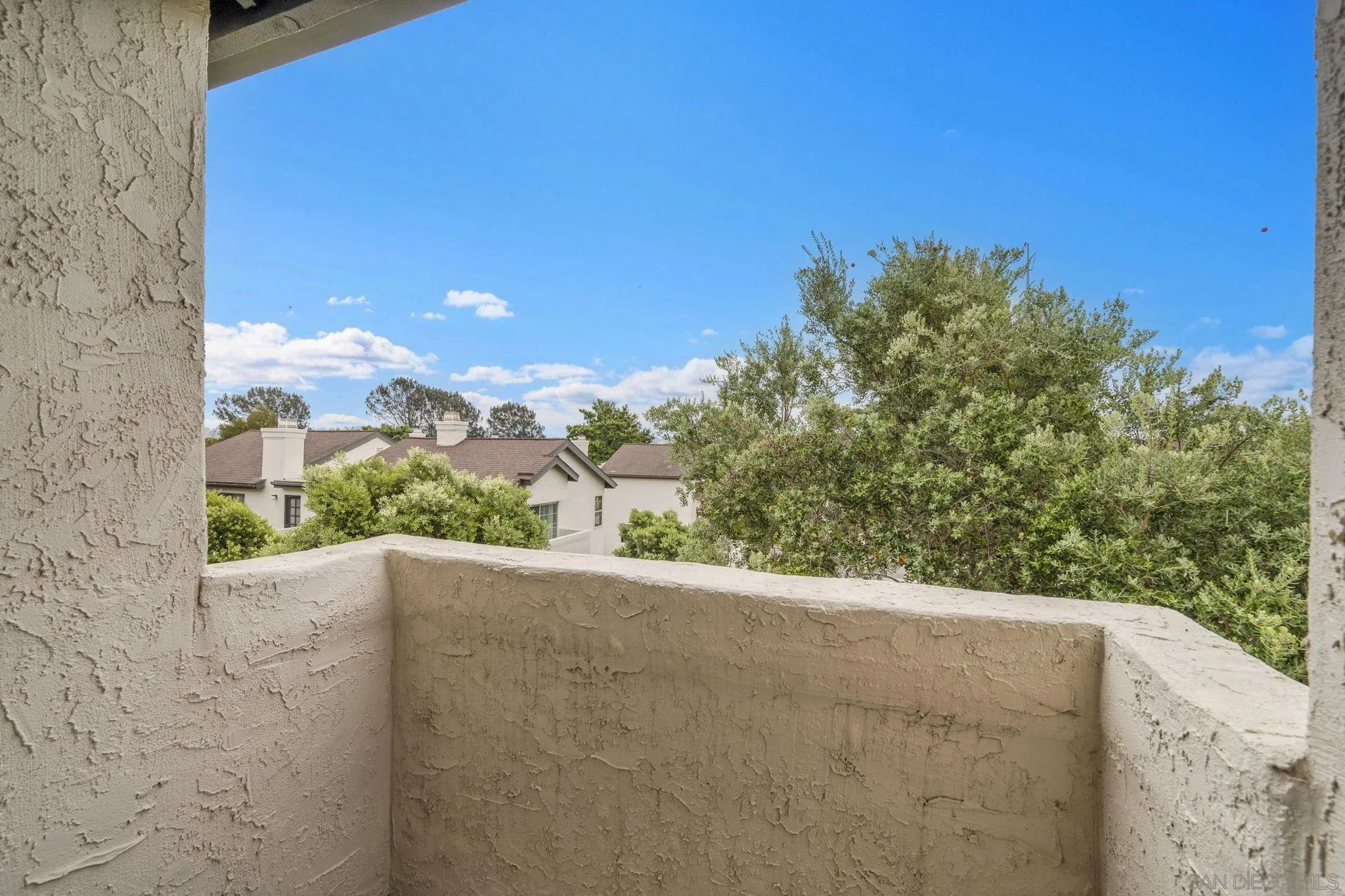 https://cdn.realtyfeed.com/cdn/127/260019851/ebdbab599cddf1270d7c8926948eed61.webp