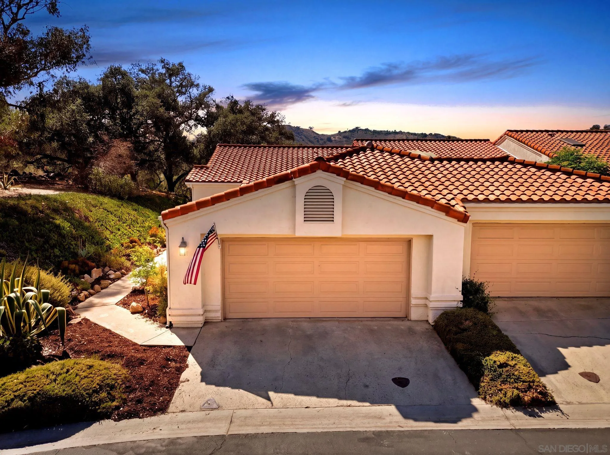 Photo #2: 260019854 Listing: Photo #2