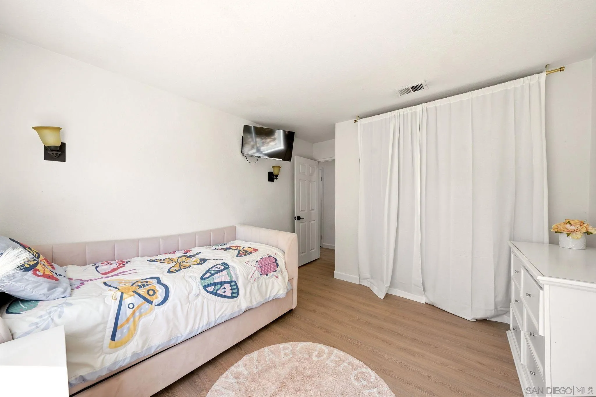 Photo #19: 260019854 Listing: Photo #19