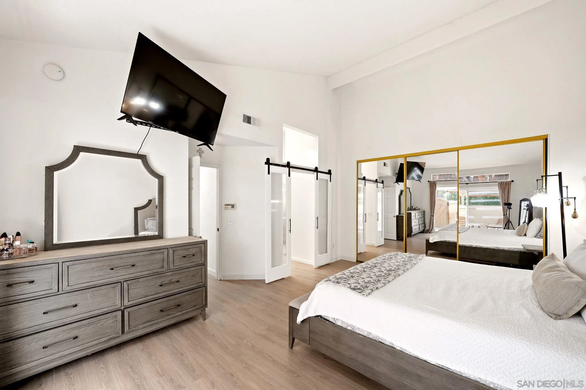 https://cdn.realtyfeed.com/cdn/127/260019854/7ef23c9315f4329887a2361d08592483.webp