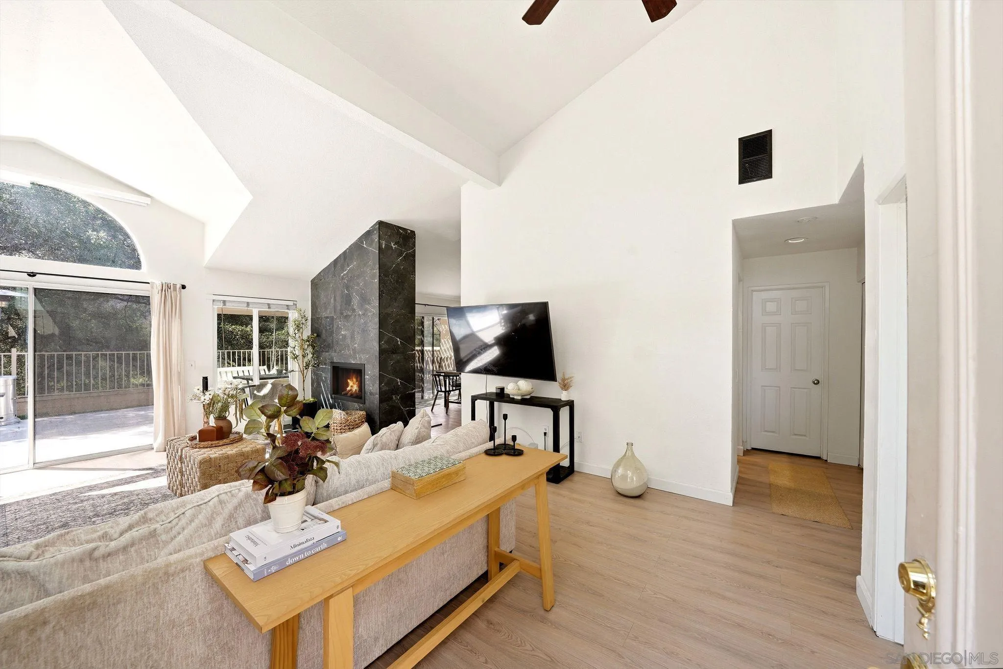 Photo #4: 260019854 Listing: Photo #4