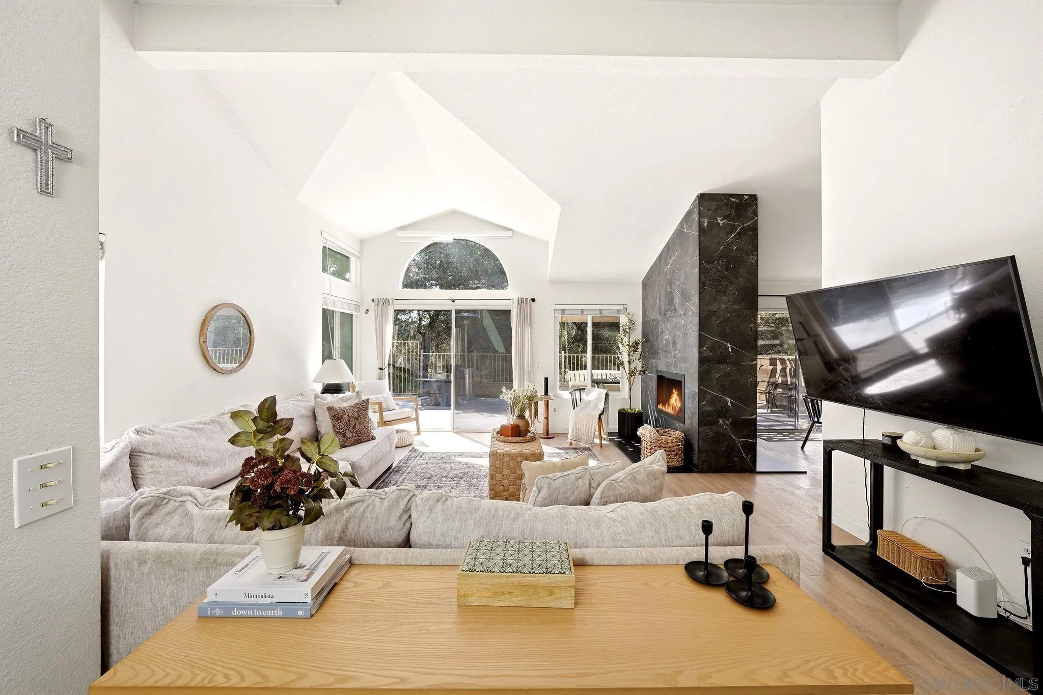 https://cdn.realtyfeed.com/cdn/127/260019854/e9e159d5fc41217996d972383ee954f4.webp