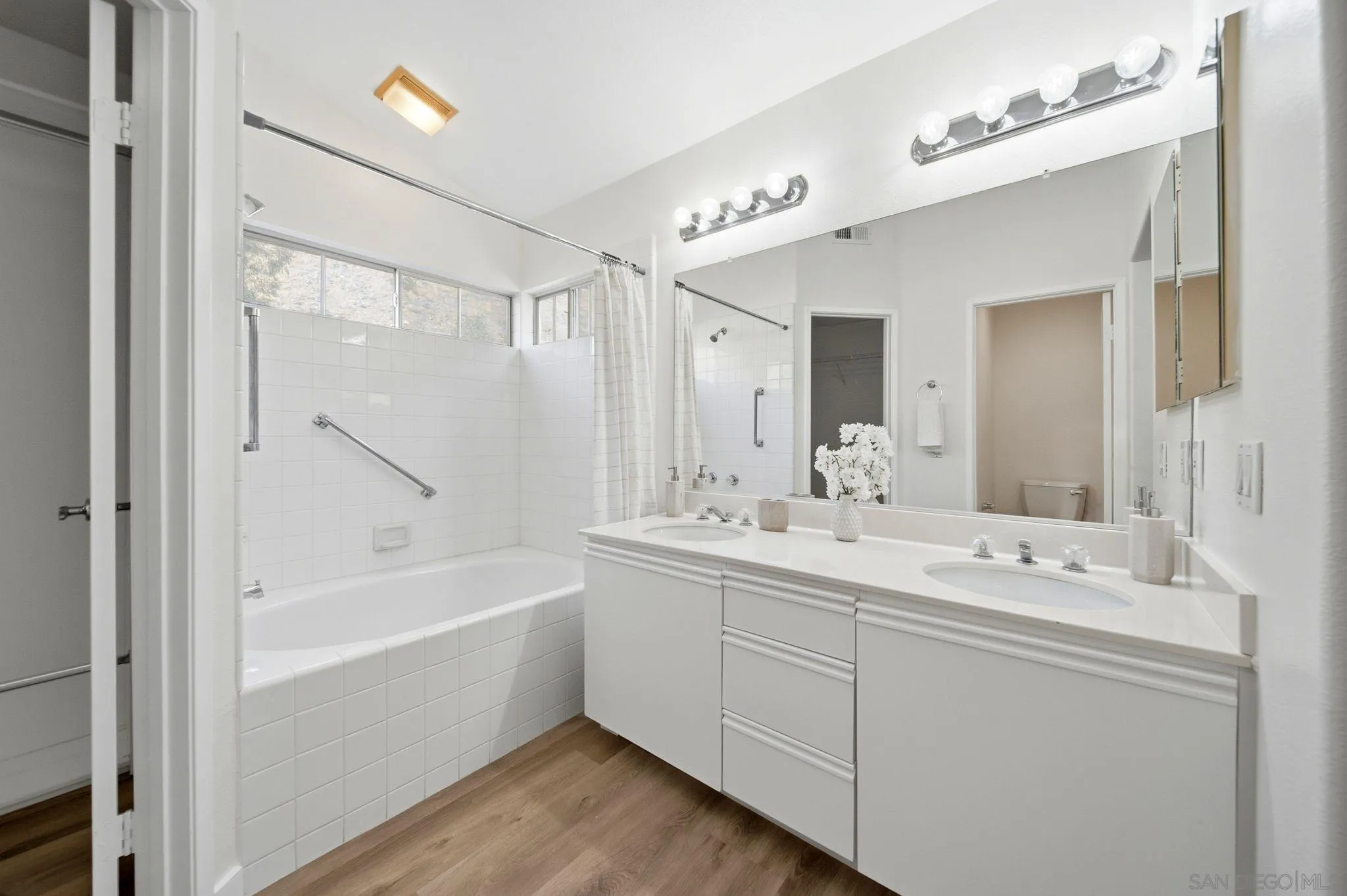 Photo #17: 260019861 Listing: Photo #17