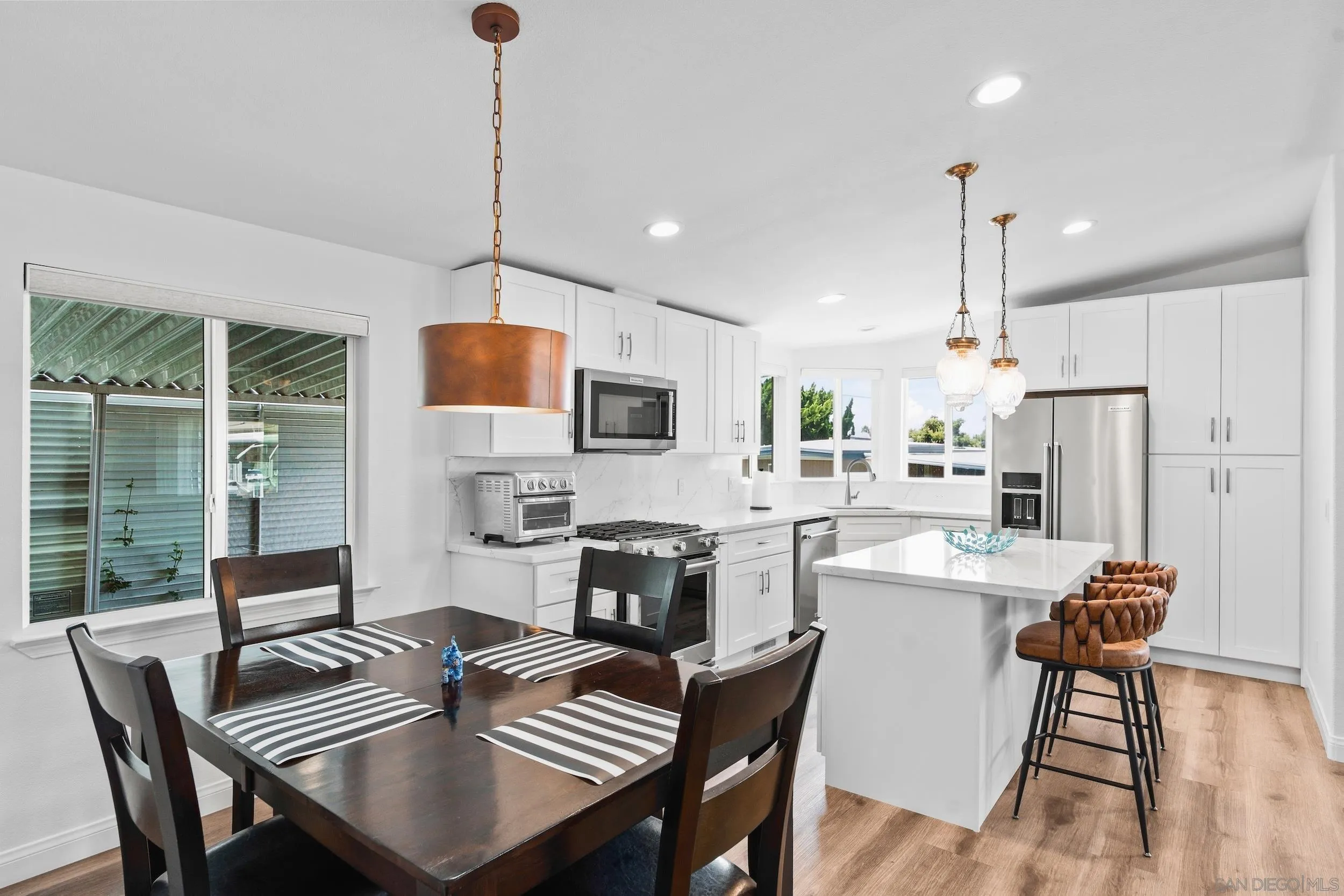 https://cdn.realtyfeed.com/cdn/127/260019862/38fa309673c2b12ff9e043c3ee6bb181.webp
