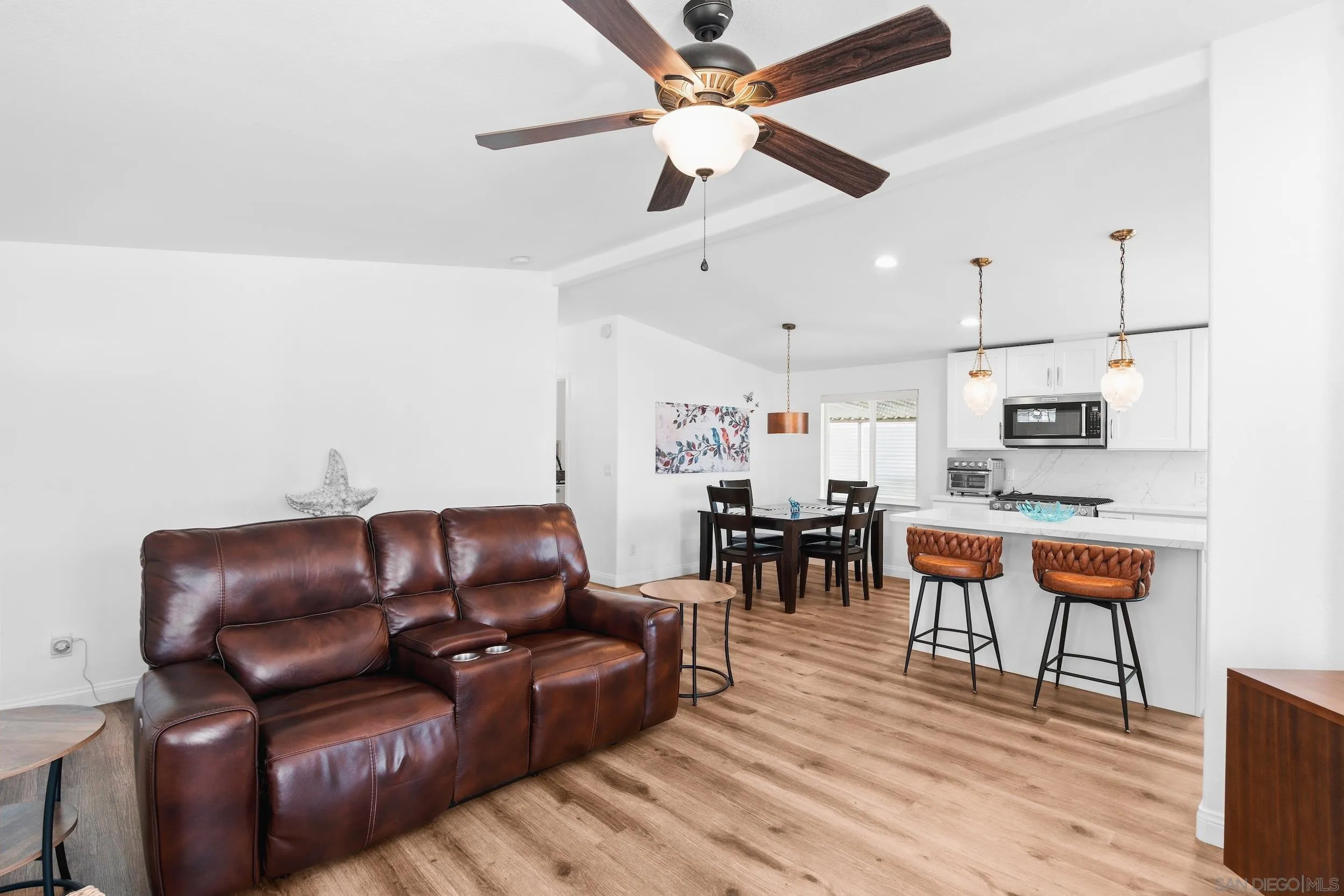 https://cdn.realtyfeed.com/cdn/127/260019862/8c64826956da5c983fa9353884dbe0d5.webp