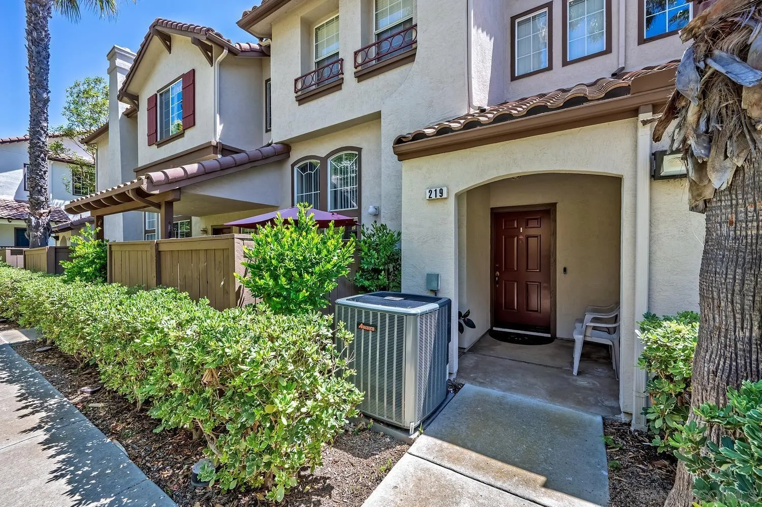 Photo #2: 260019863 Listing: Photo #2