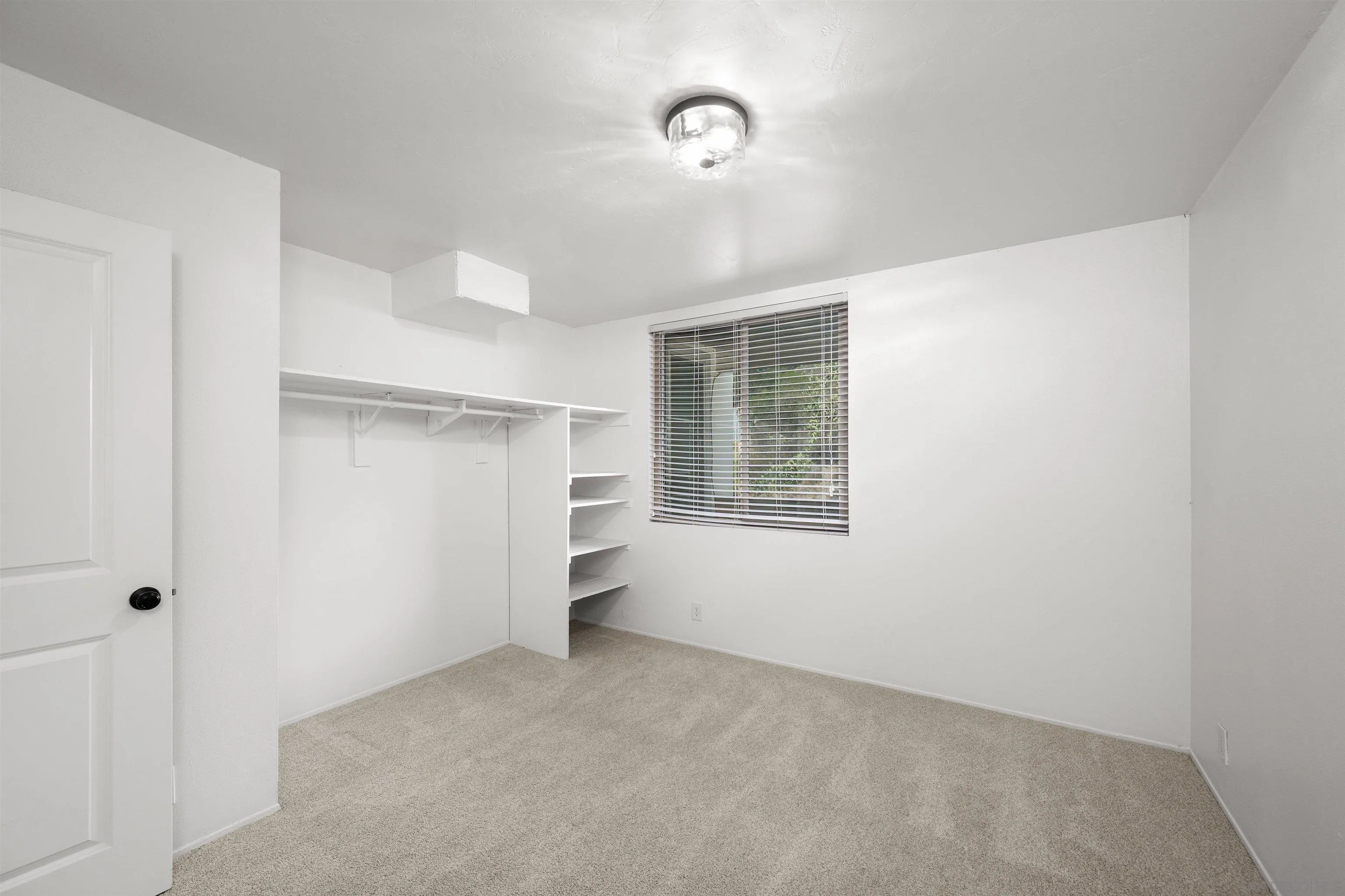 https://cdn.realtyfeed.com/cdn/127/260019865/16c8eb42e265b2fff885bc316fdd2b8d.webp