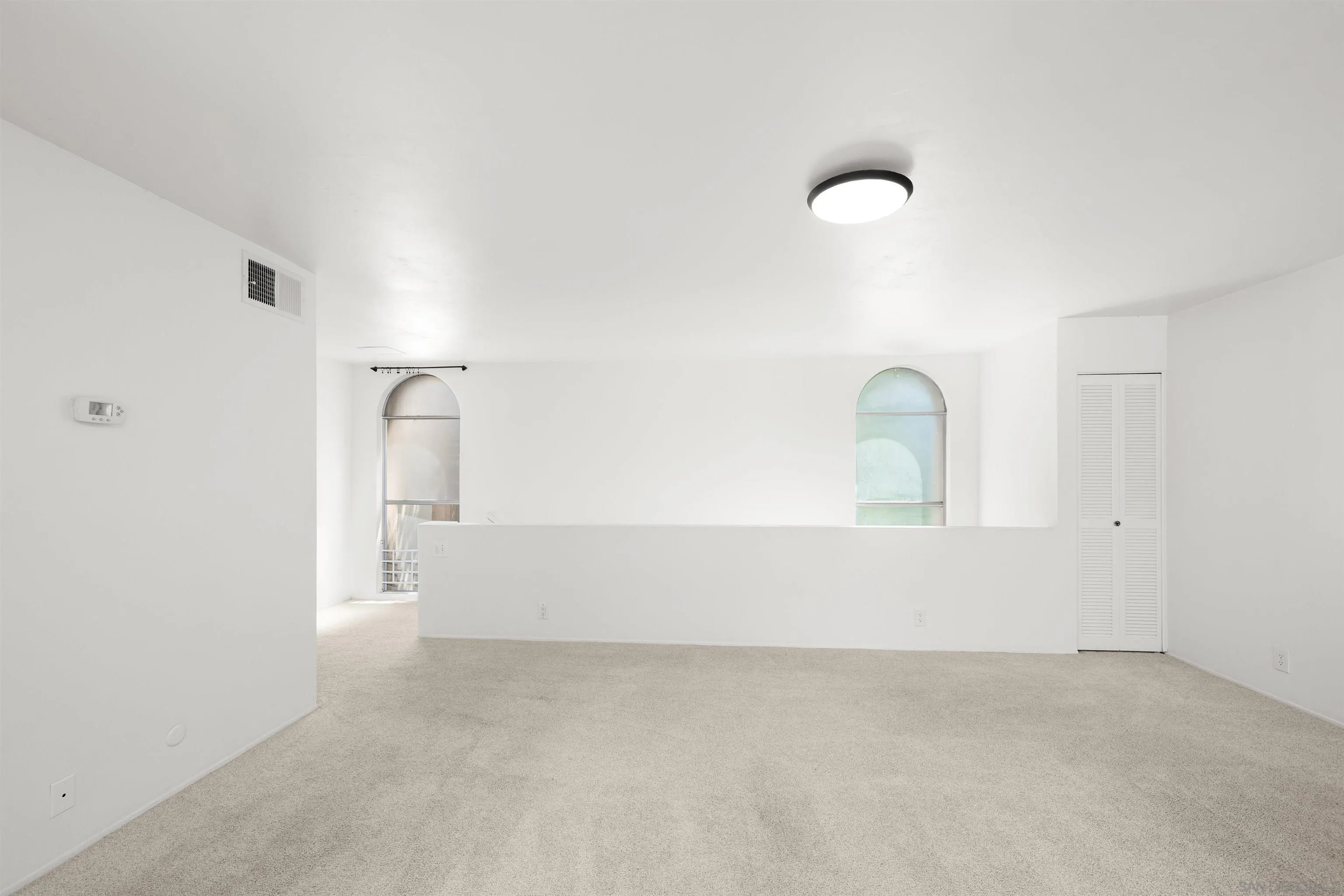 https://cdn.realtyfeed.com/cdn/127/260019865/6cfee1bac97be4944f98d151f0393939.webp