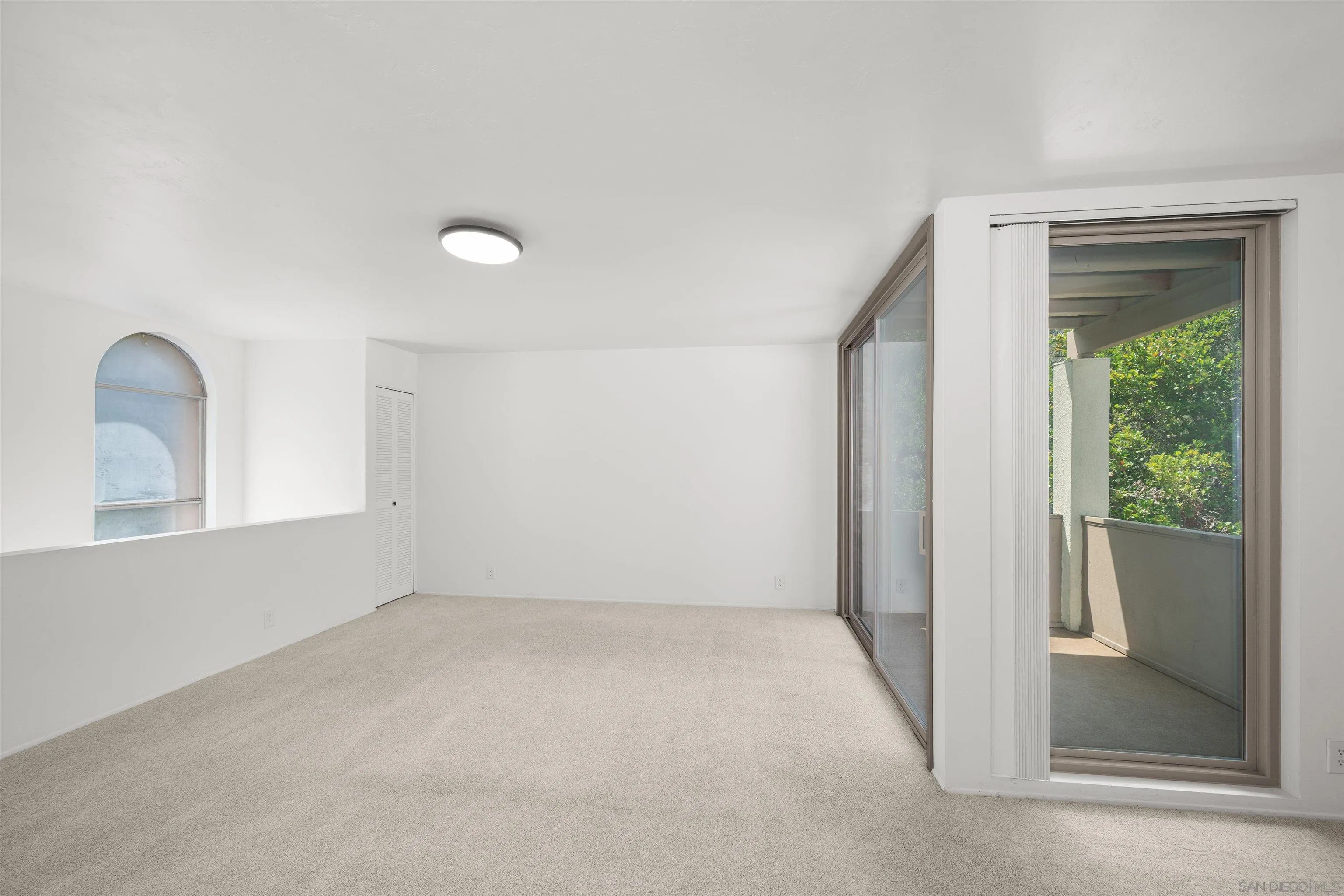 https://cdn.realtyfeed.com/cdn/127/260019865/862f27df7bc56f1504292583e291c96e.webp