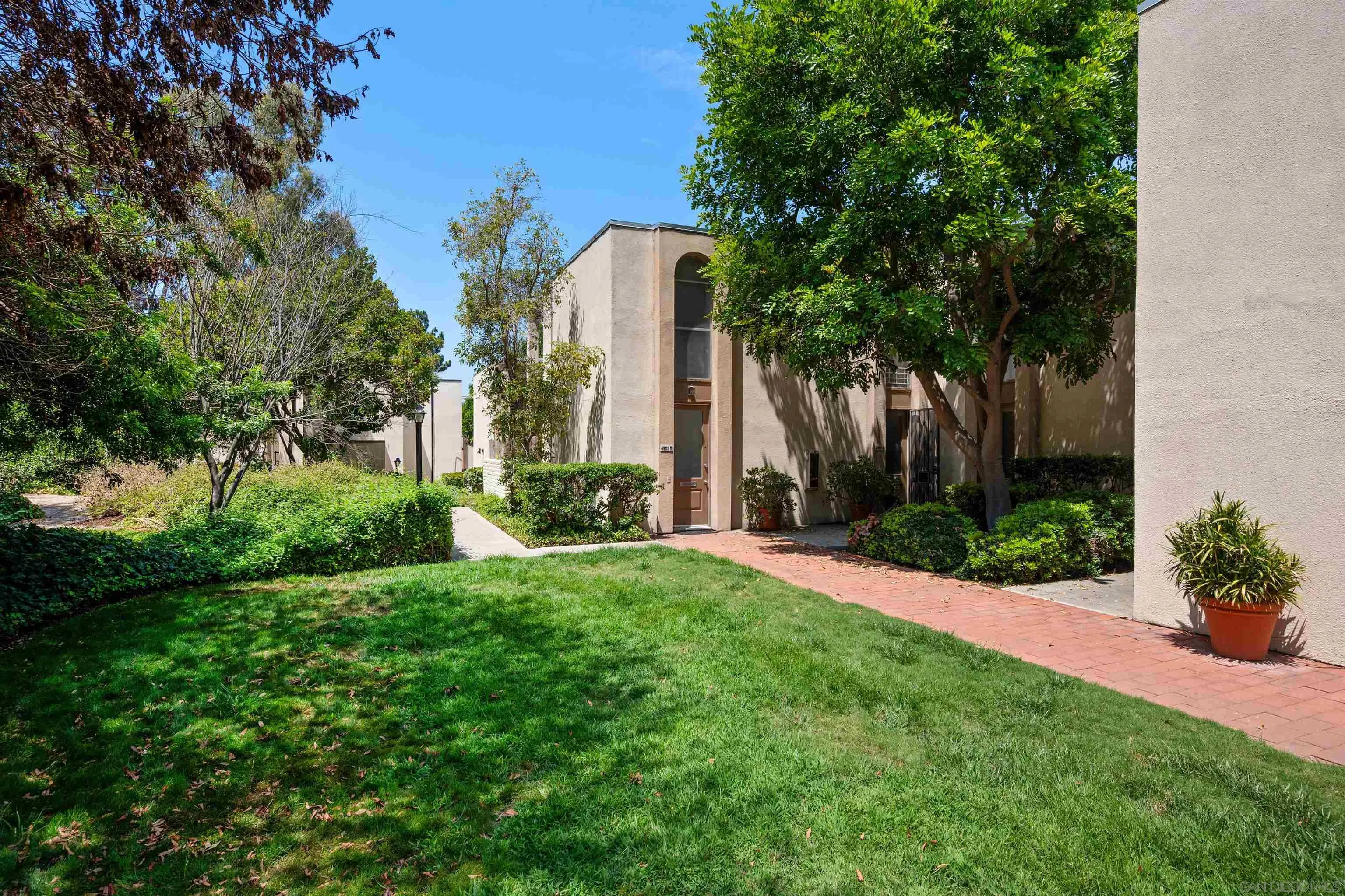 https://cdn.realtyfeed.com/cdn/127/260019865/a9f35f134aa074916771a26a94877117.webp