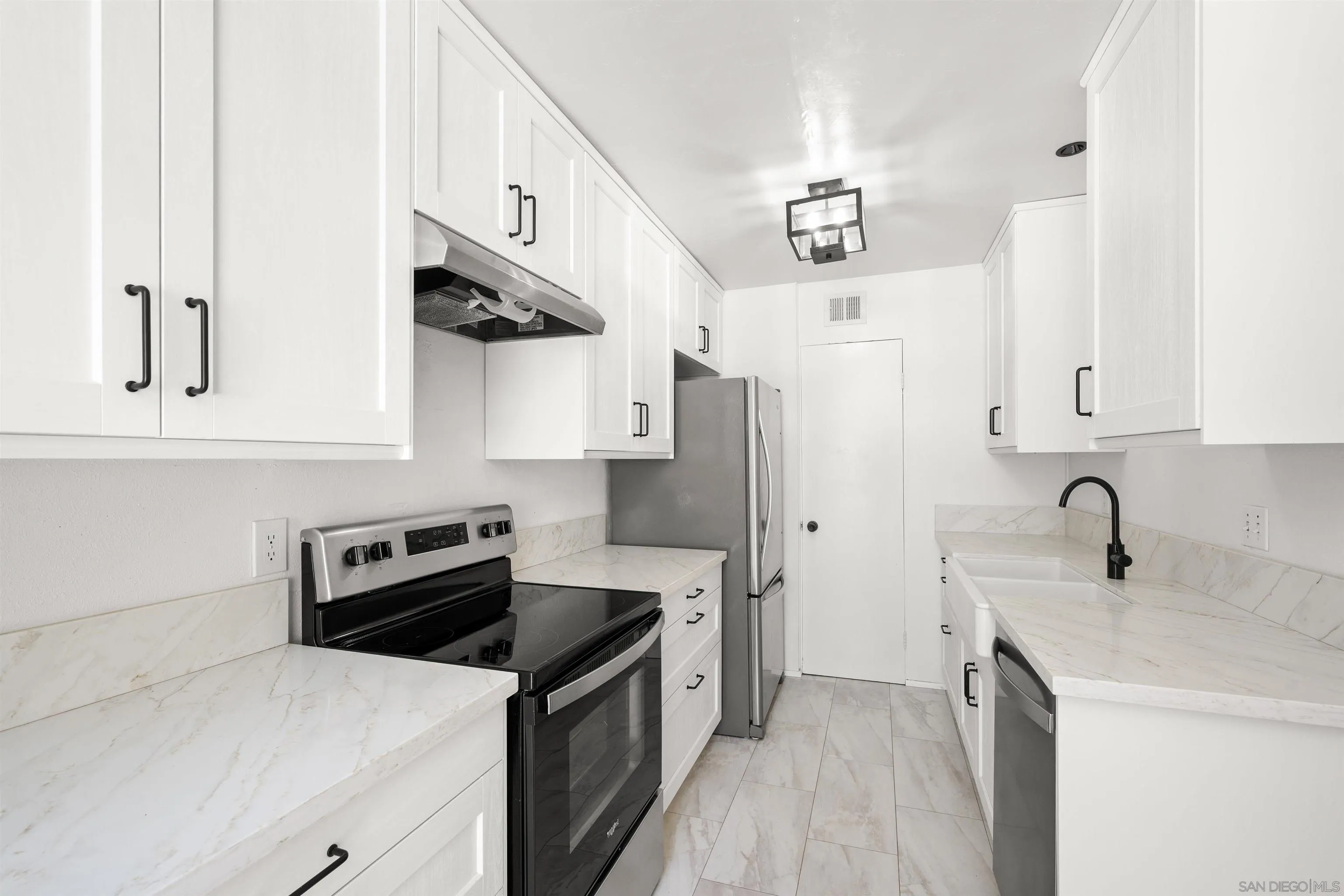 https://cdn.realtyfeed.com/cdn/127/260019865/bb7693b23cb76a84bf38d012efd5e29c.webp
