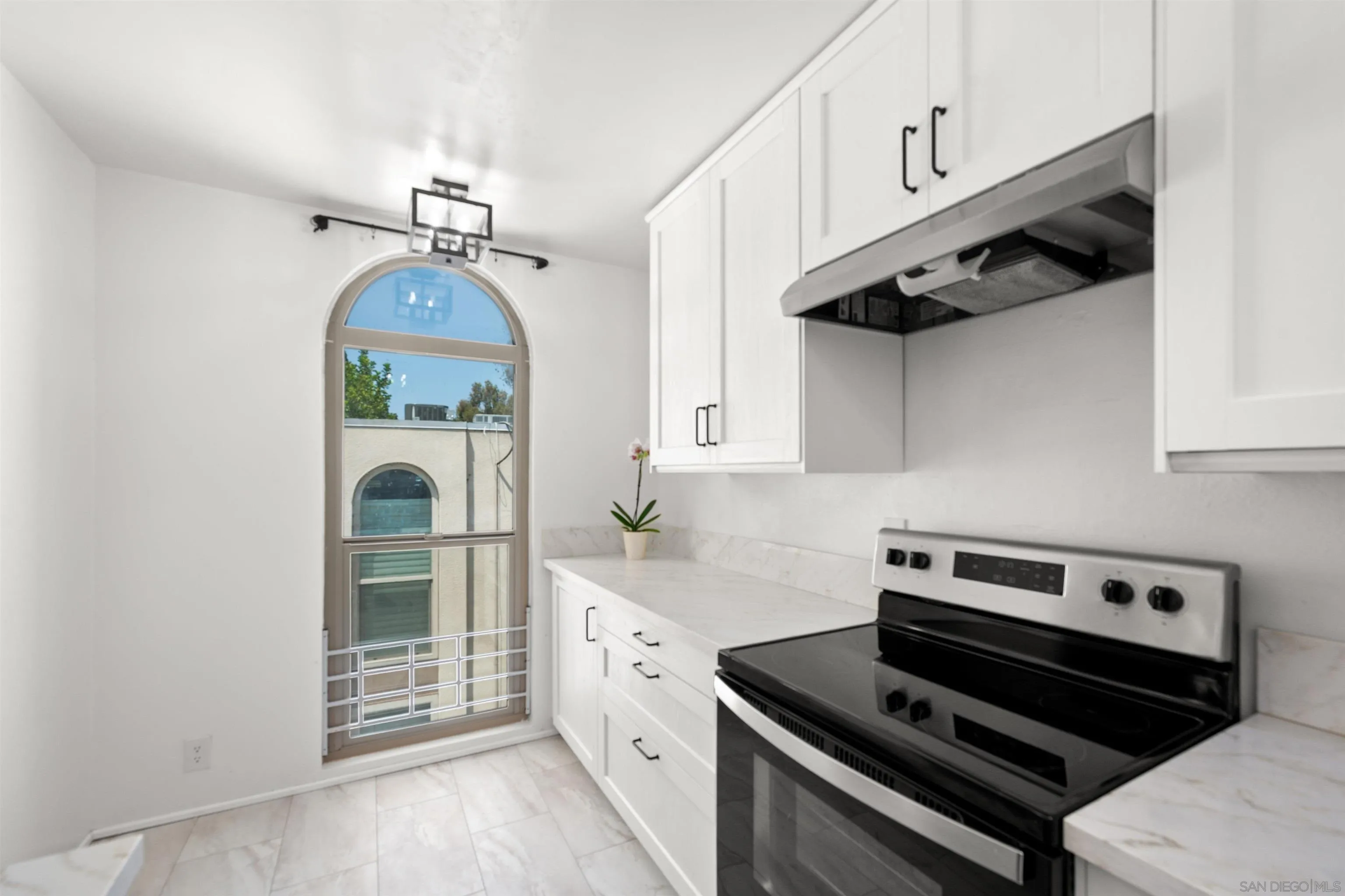 https://cdn.realtyfeed.com/cdn/127/260019865/f3790110528b6cbac37bcea1336fdb8c.webp