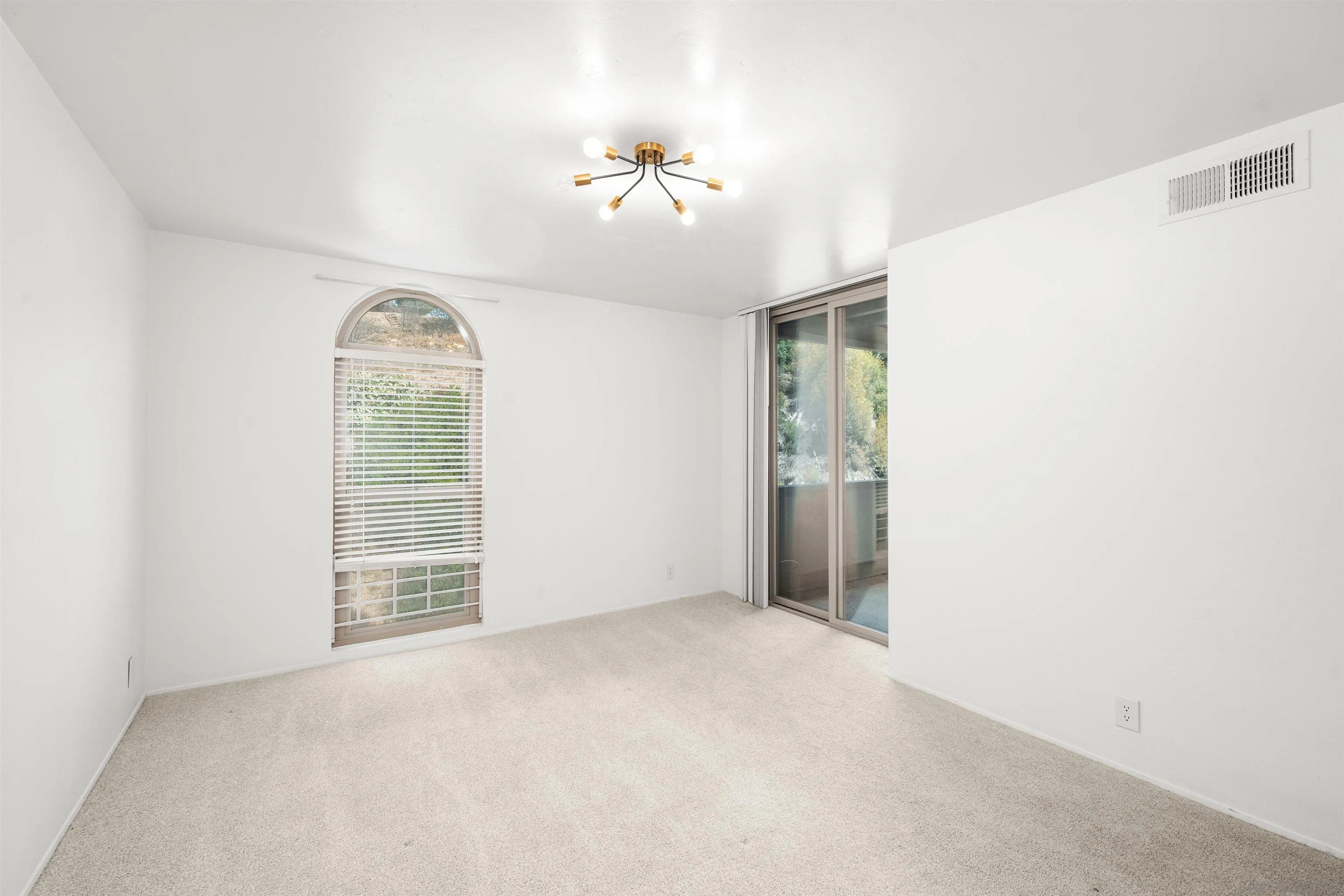 https://cdn.realtyfeed.com/cdn/127/260019865/f404ea26d9543b97543edbcaccc79486.webp